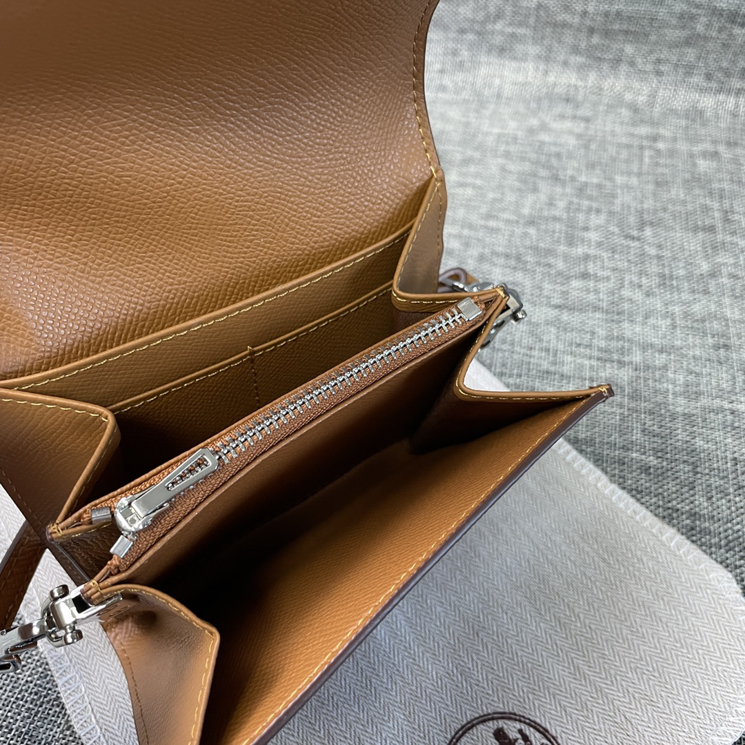 Hermès Constance Leather Shoulder Bag - Image 5