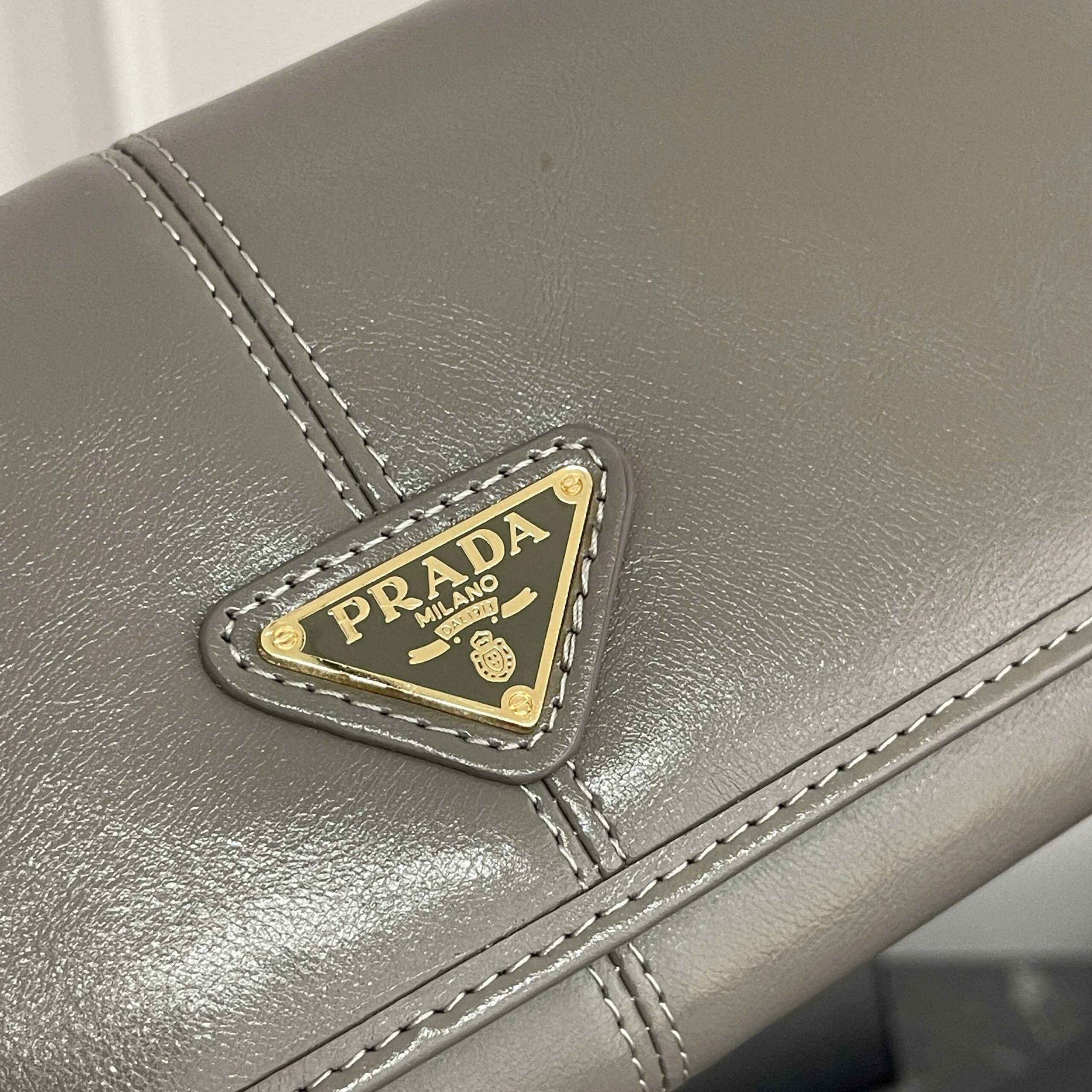 Prada Waxed Leather Wallet with Enamel Metal Triangular Logo - Image 5