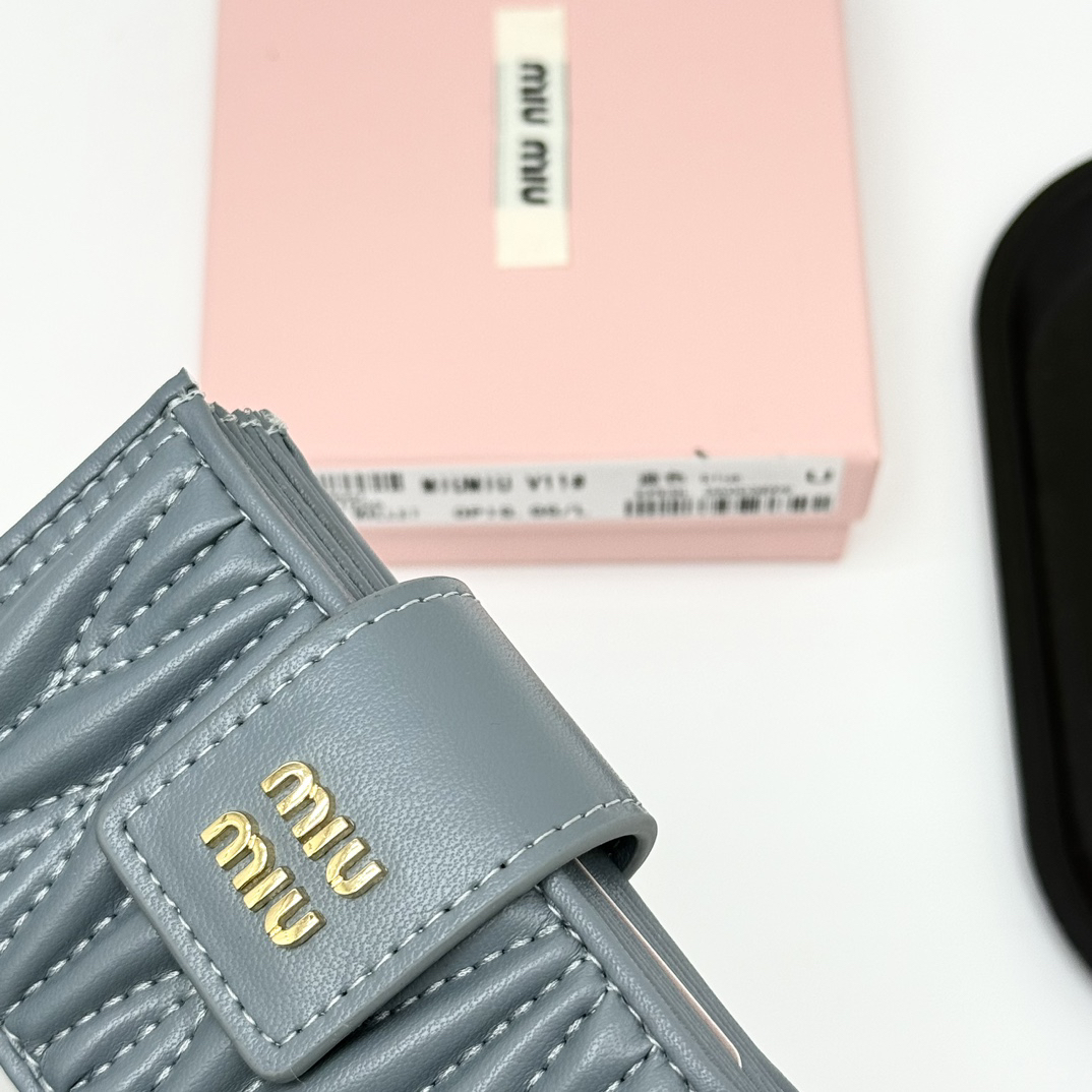 Miu Miu Pleated Leather Card Holder V11 - Image 5