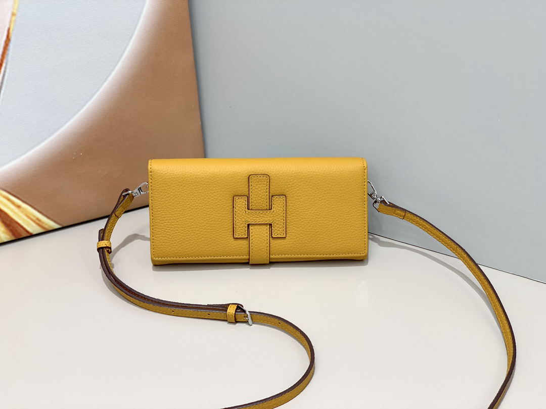 Hermes Women's Togo Calfskin Shoulder Bag - Image 5