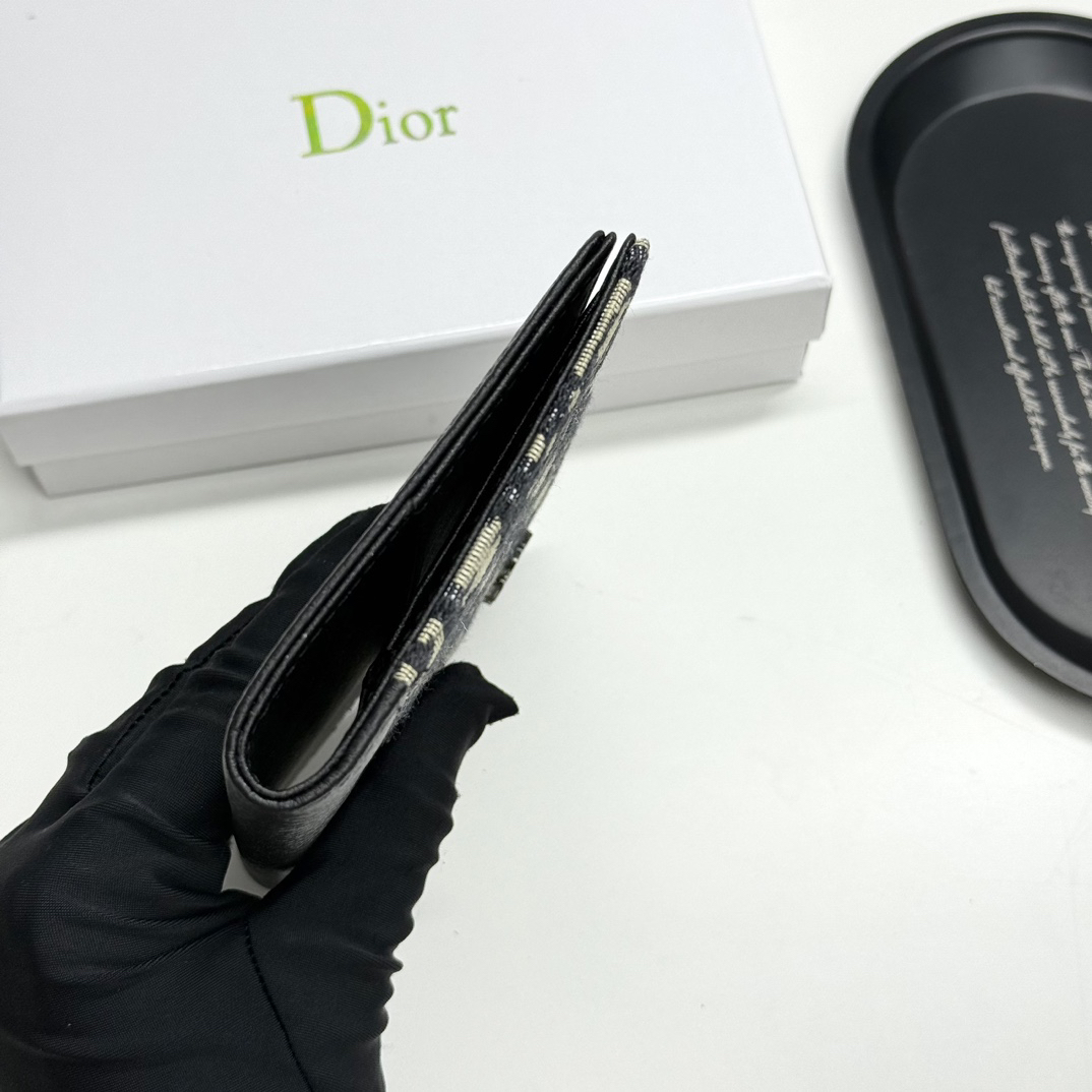 Dior 30 Montaigne Passport Holder - Image 5