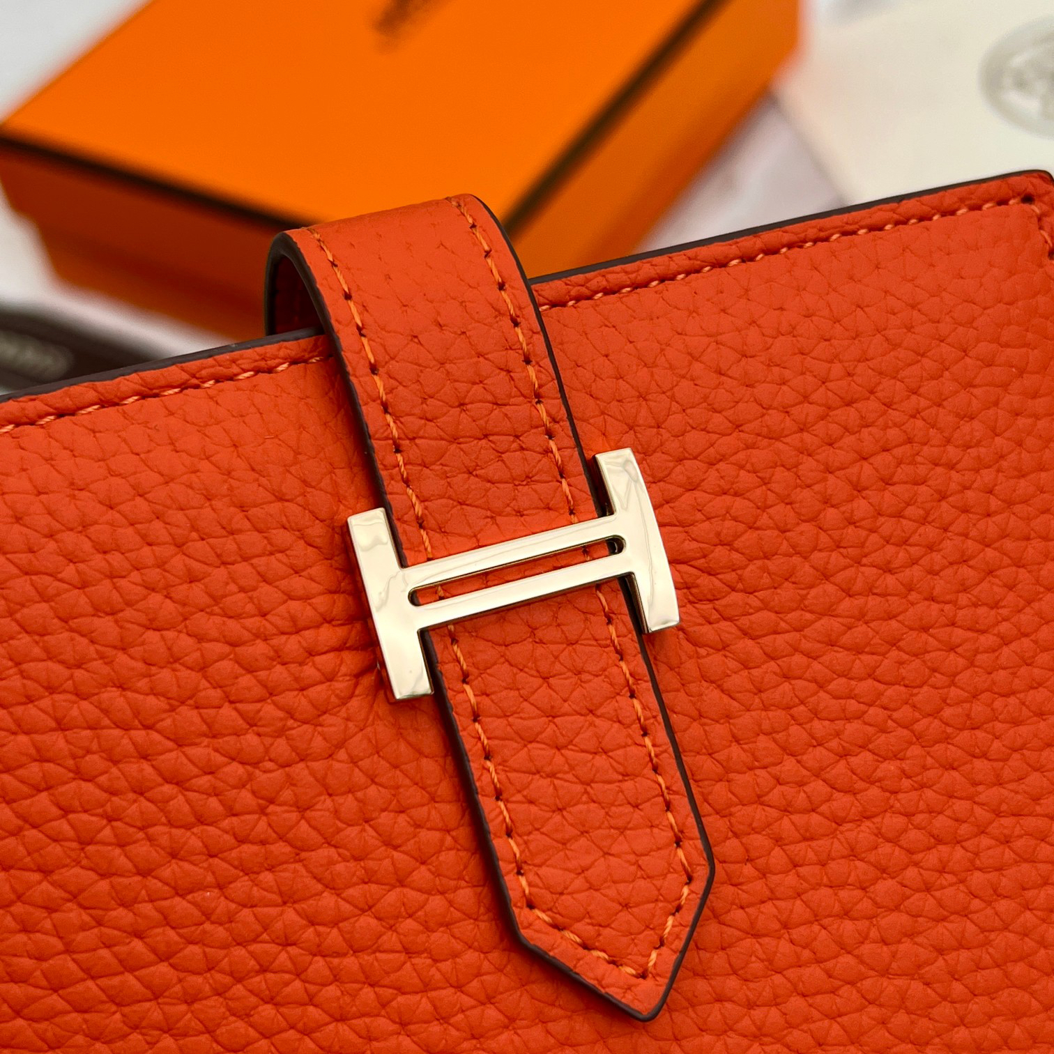 Hermes Leather Wallet with Metal Clasp - Image 5