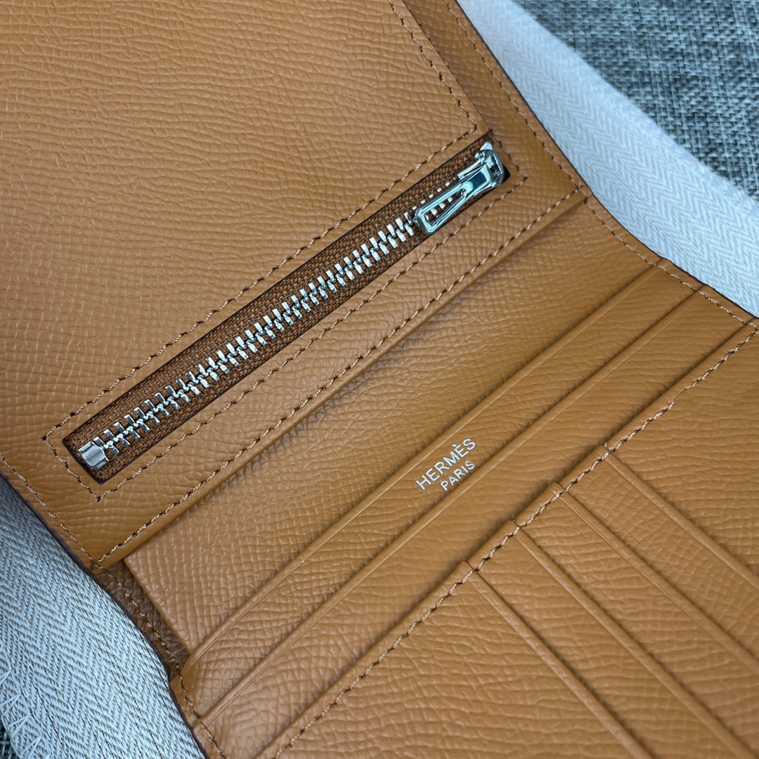 Hermes Palm-Grain Leather Vertical Wallet, Model 5120 - Image 5