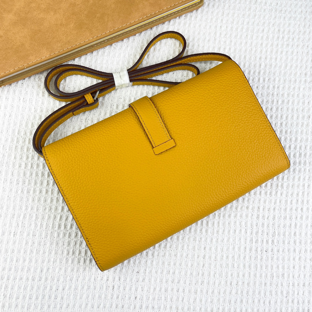Hermès H538-2 Litchi-Grain Leather Shoulder Crossbody Bag - Image 5