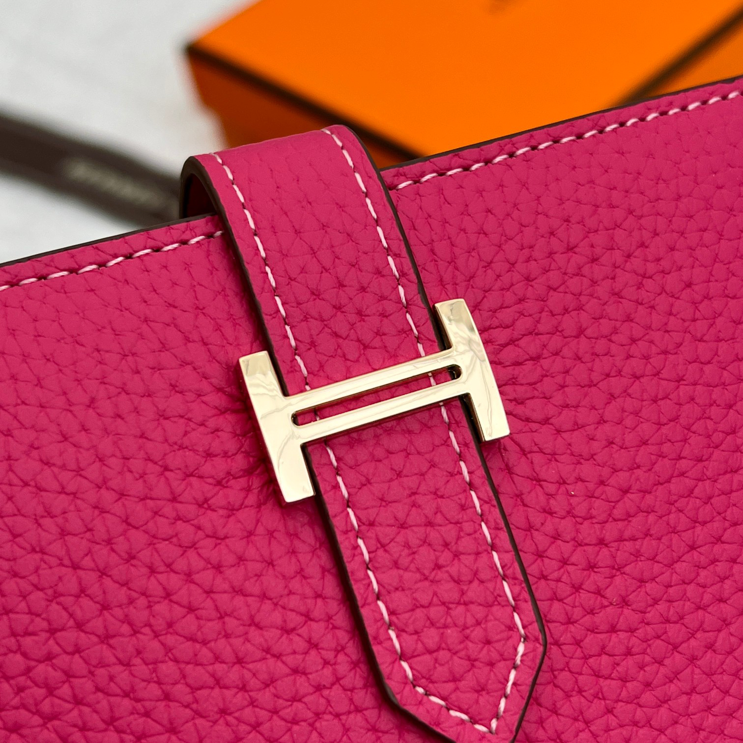 Hermes Vertical Pocket Wallet with Gold-Tone Hardware - Image 5