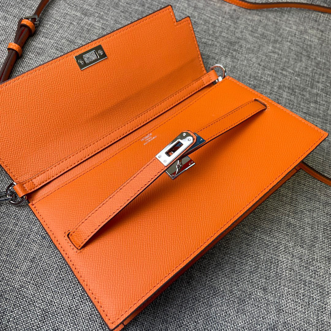Hermes Kelly Leather Shoulder and Crossbody Bag - Image 5