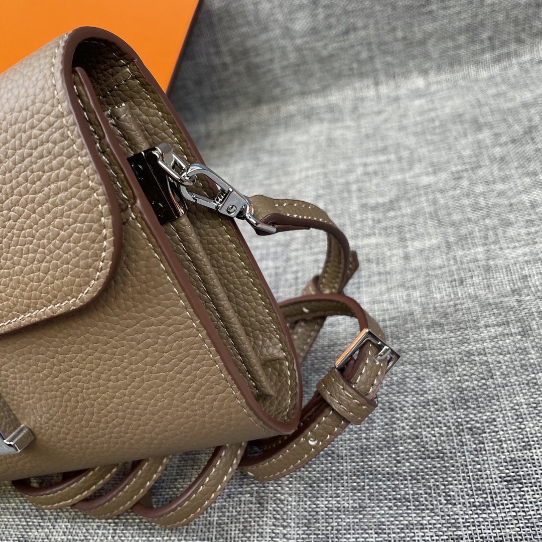 Hermes Constance 9852 Togo Leather Shoulder Bag - Image 5