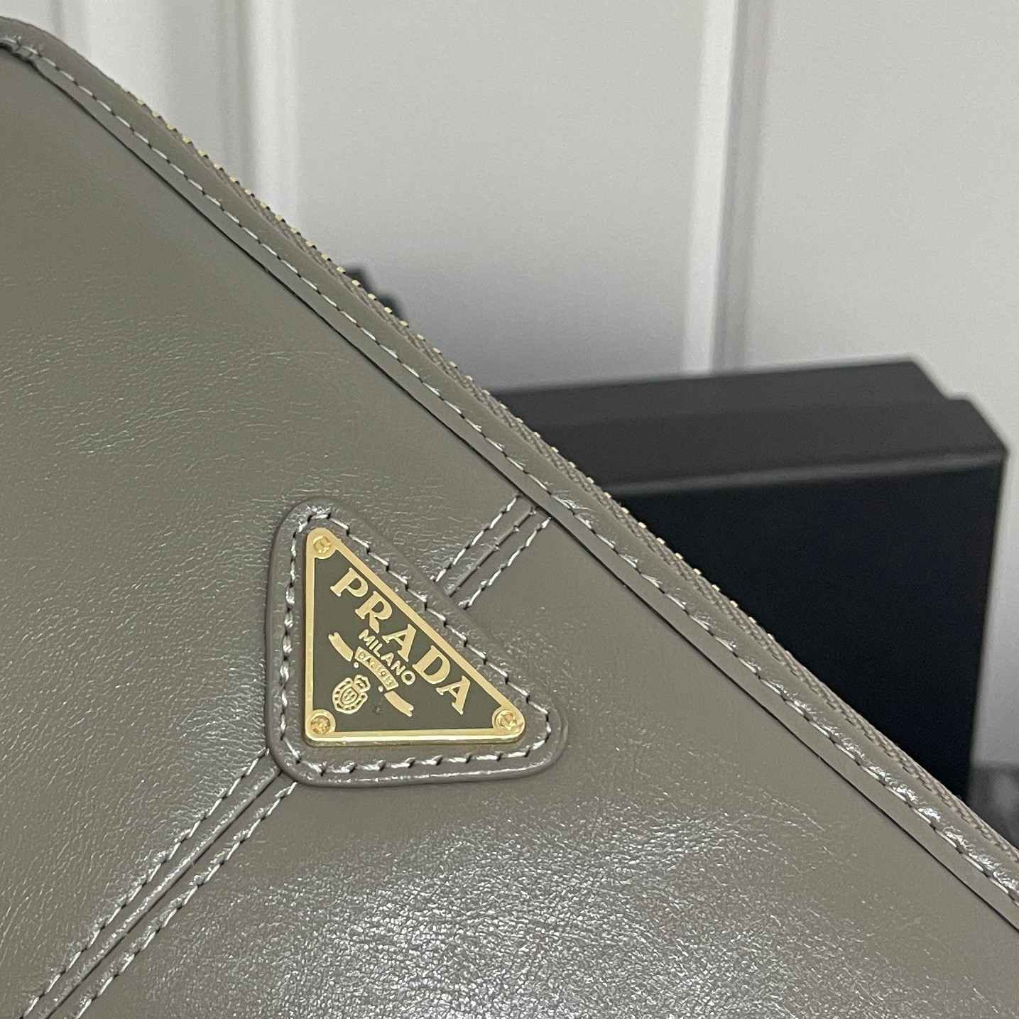 Prada Oil-Waxed Leather Wallet with Metal Triangle Logo - Image 5