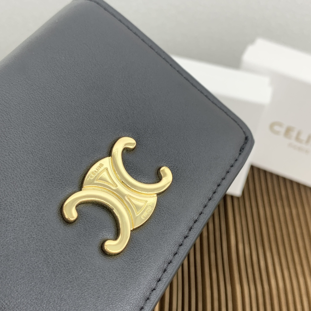 Celine Triomphe Leather Short Wallet - Image 5
