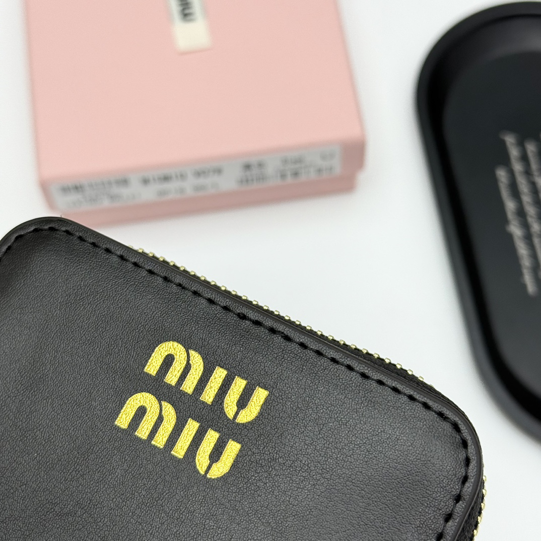 Miu Miu V07 Coin Purse - Image 5
