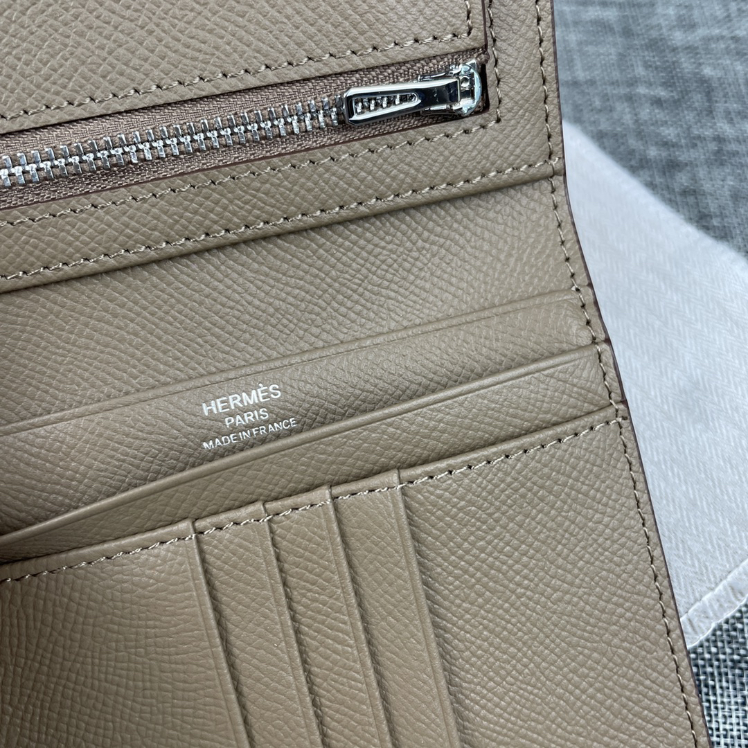 Hermes Palm-Grain Leather Vertical Wallet - Image 5