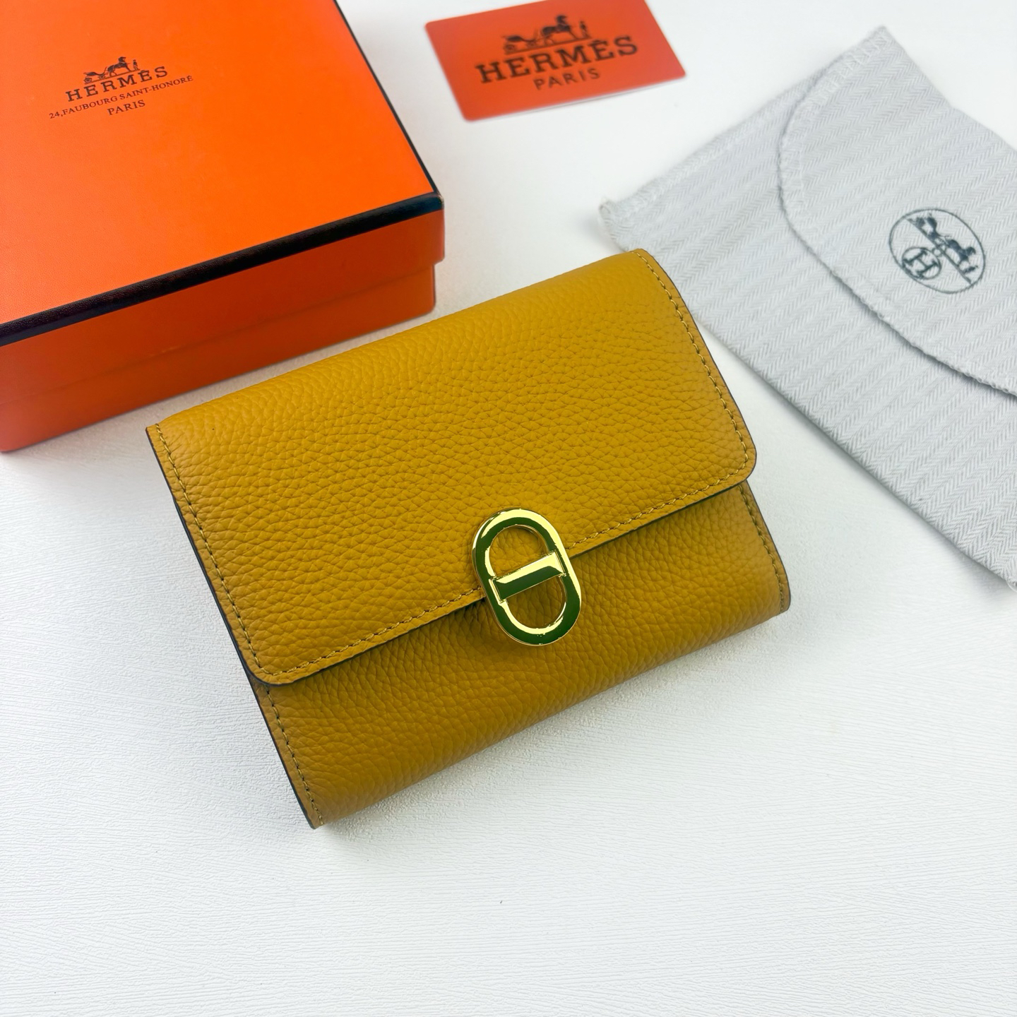 Hermès Togo Calfskin Wallet with Gold Clasp - Image 5