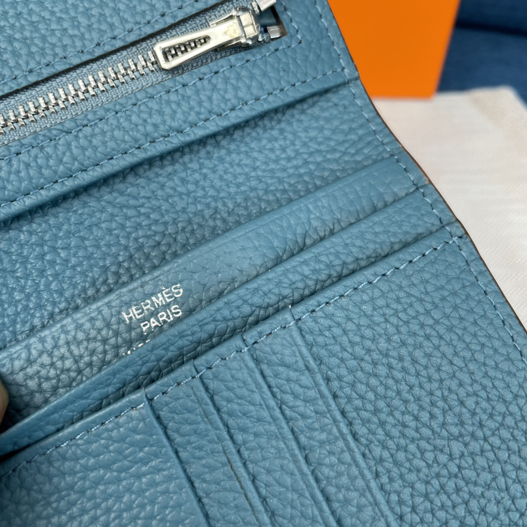 Hermes Togo Calfskin Vertical Wallet - Image 5