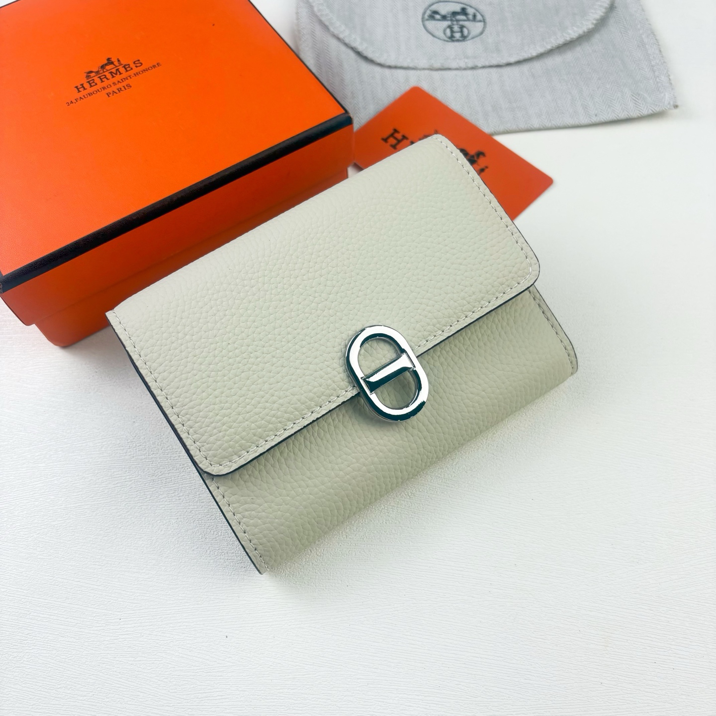Hermès Togo Calfskin Wallet with Silver Clasp - Image 5