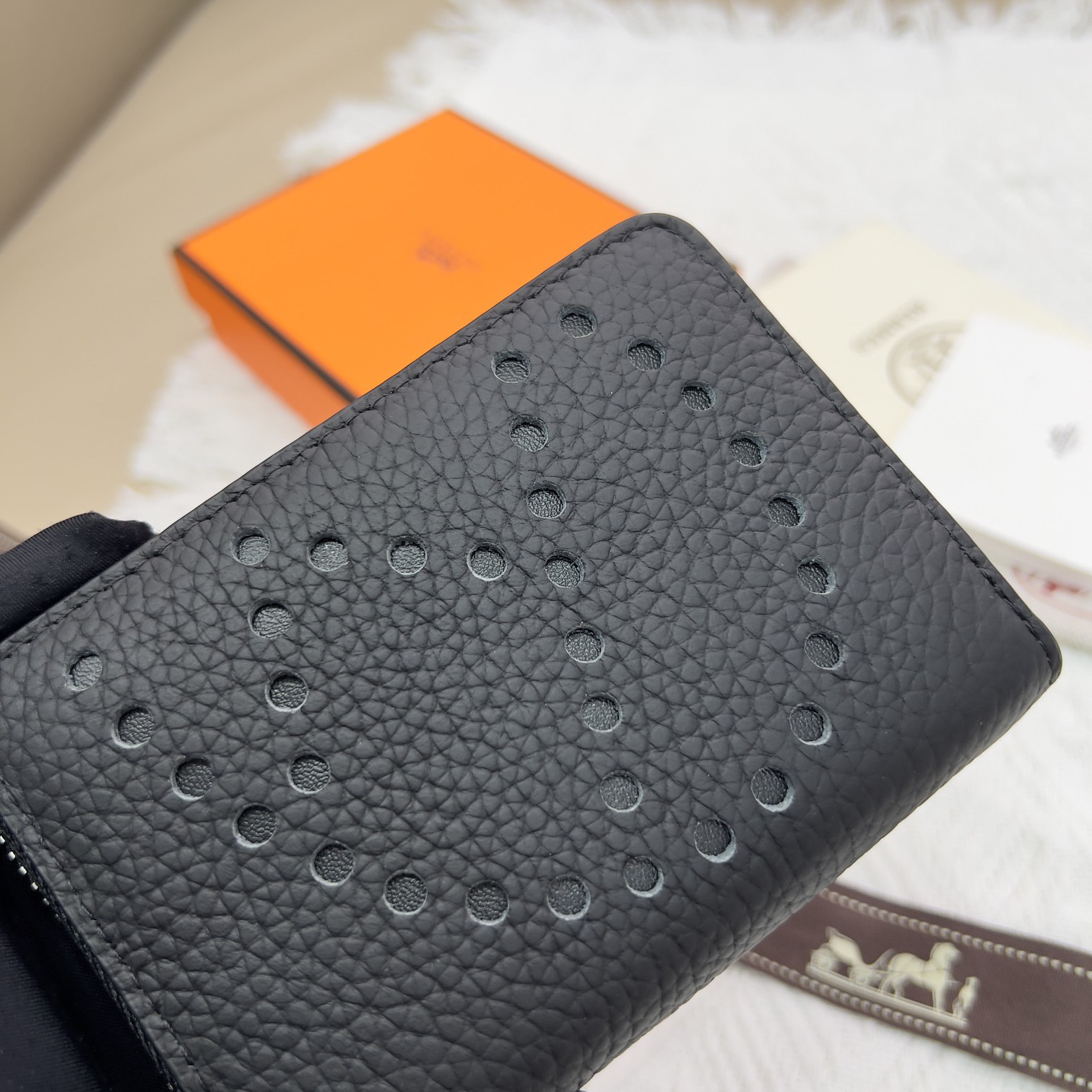 Hermès Constance Leather Wallet - Image 5