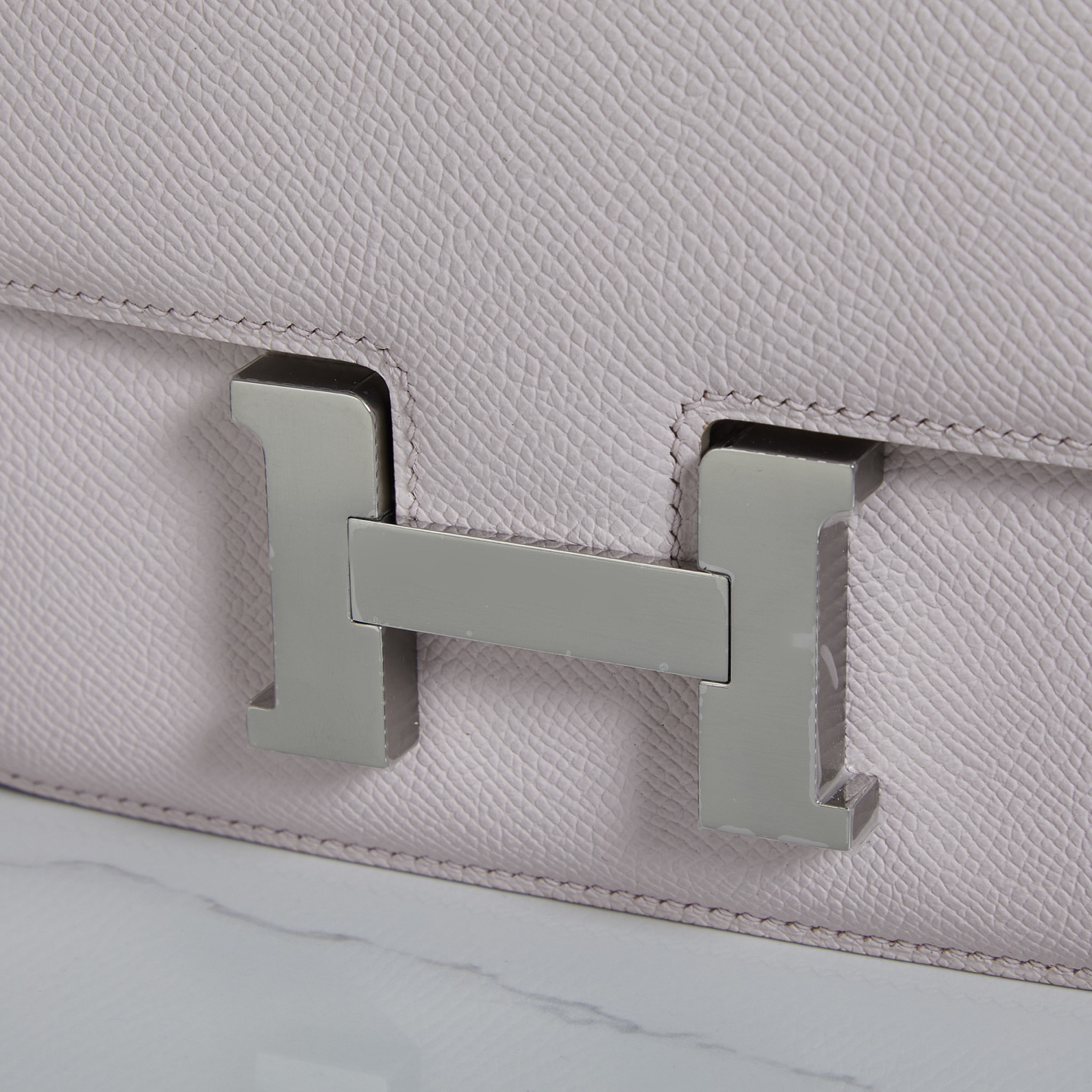 Hermès Constance Handmade Epsom Leather Shoulder Bag in Dreamy Pink - Image 5