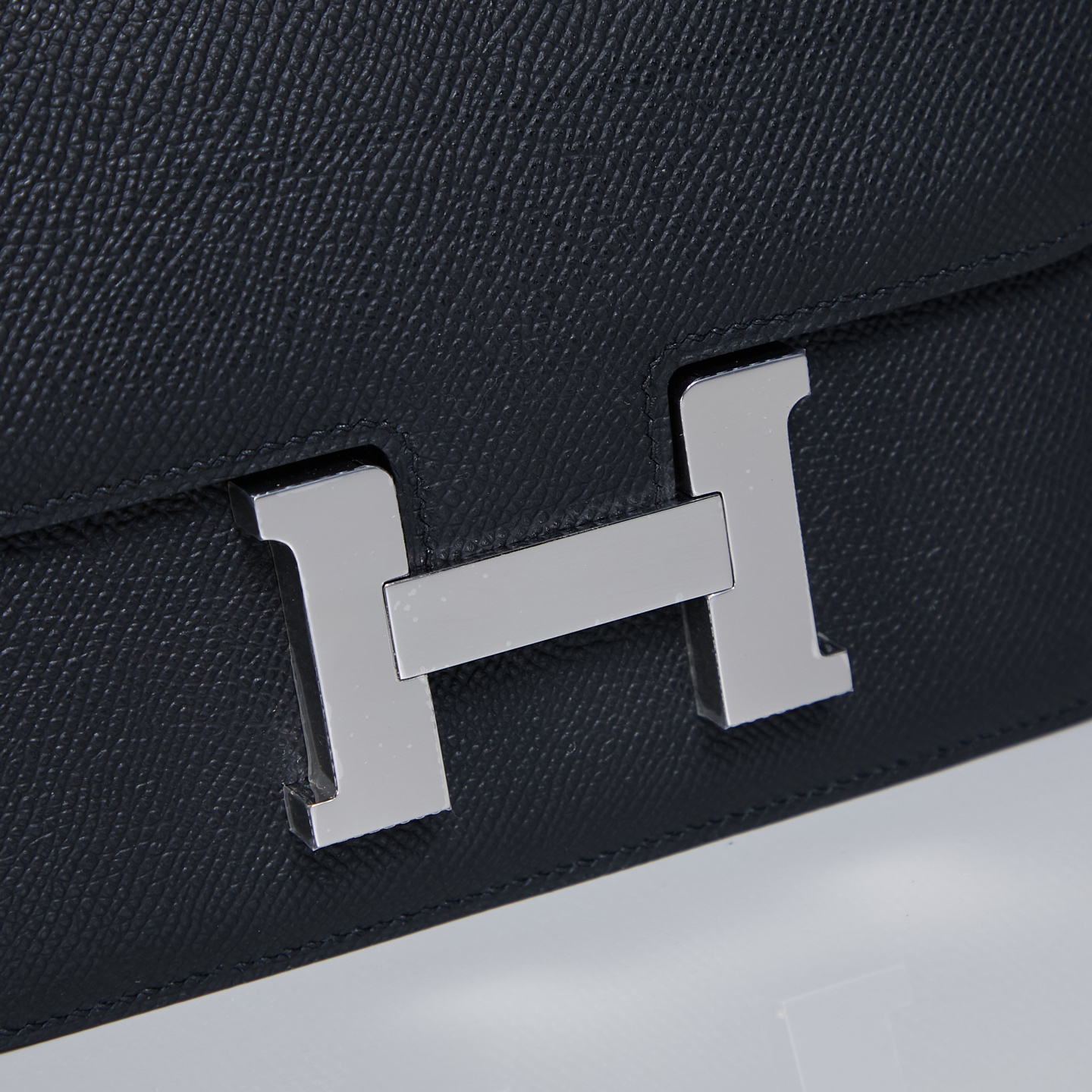 Hermès Constance 19 Handmade Crossbody Bag - Image 5
