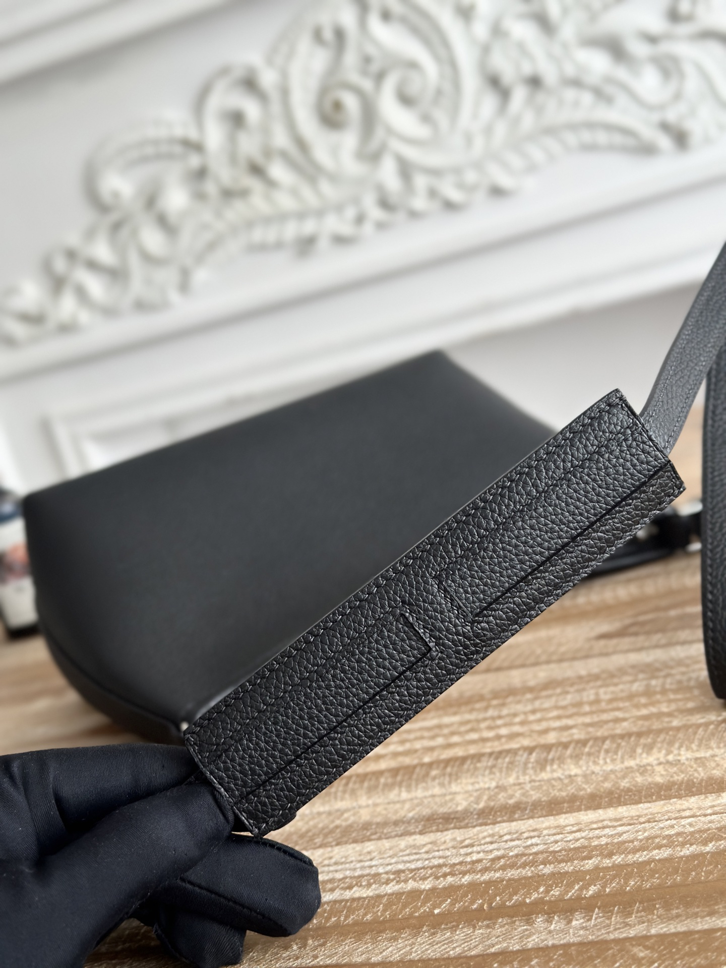 Hermès Berlingot Leather Shoulder Bag - Image 5