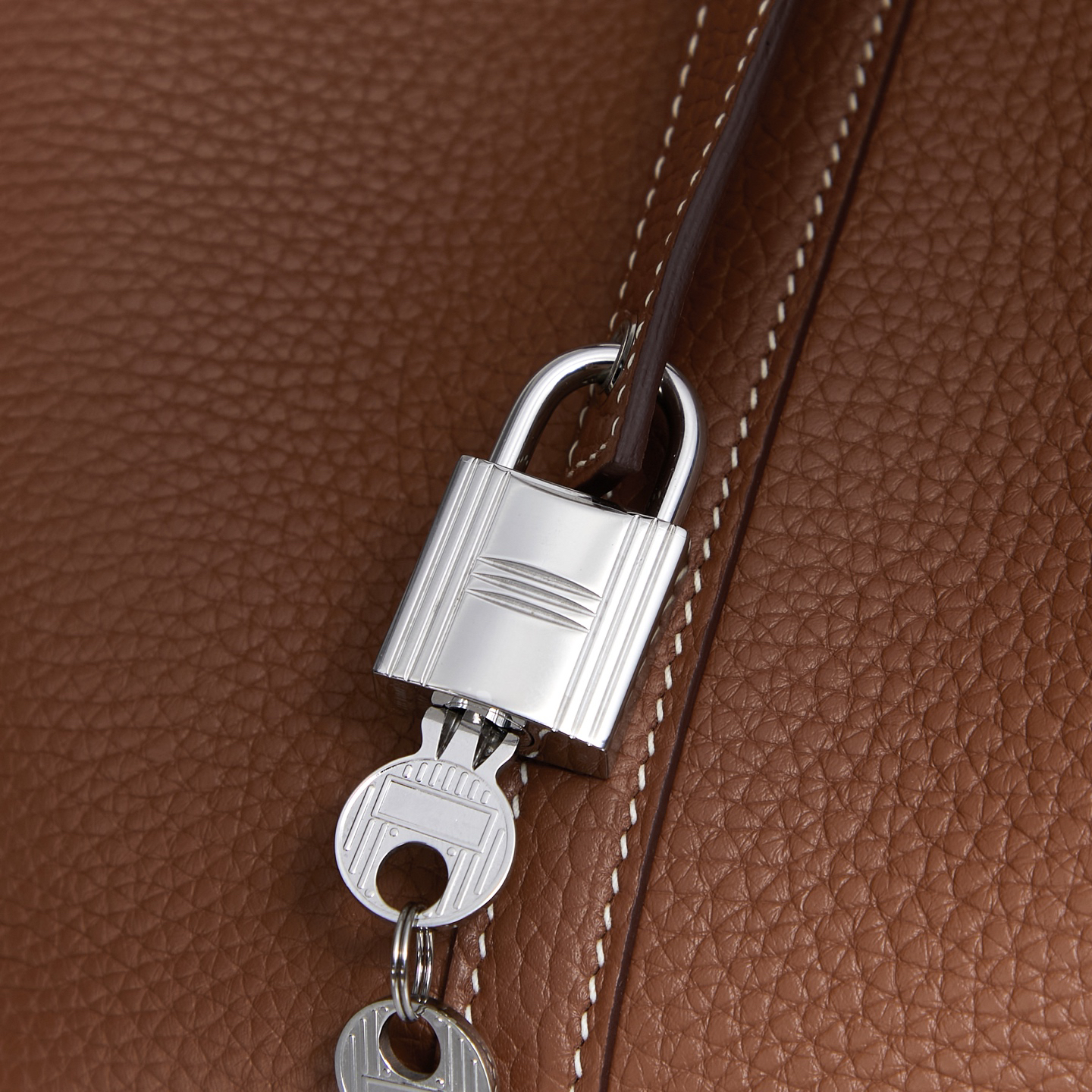 Hermès Picotin Lock 18 TC Leather Basket-Style Handbag - Image 5
