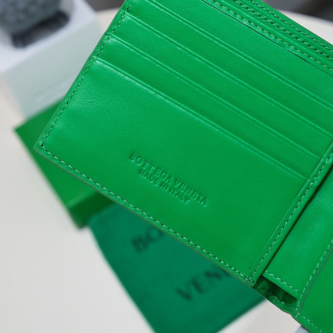 Cassette Woven Premium Cowhide Bifold Wallet - Image 5