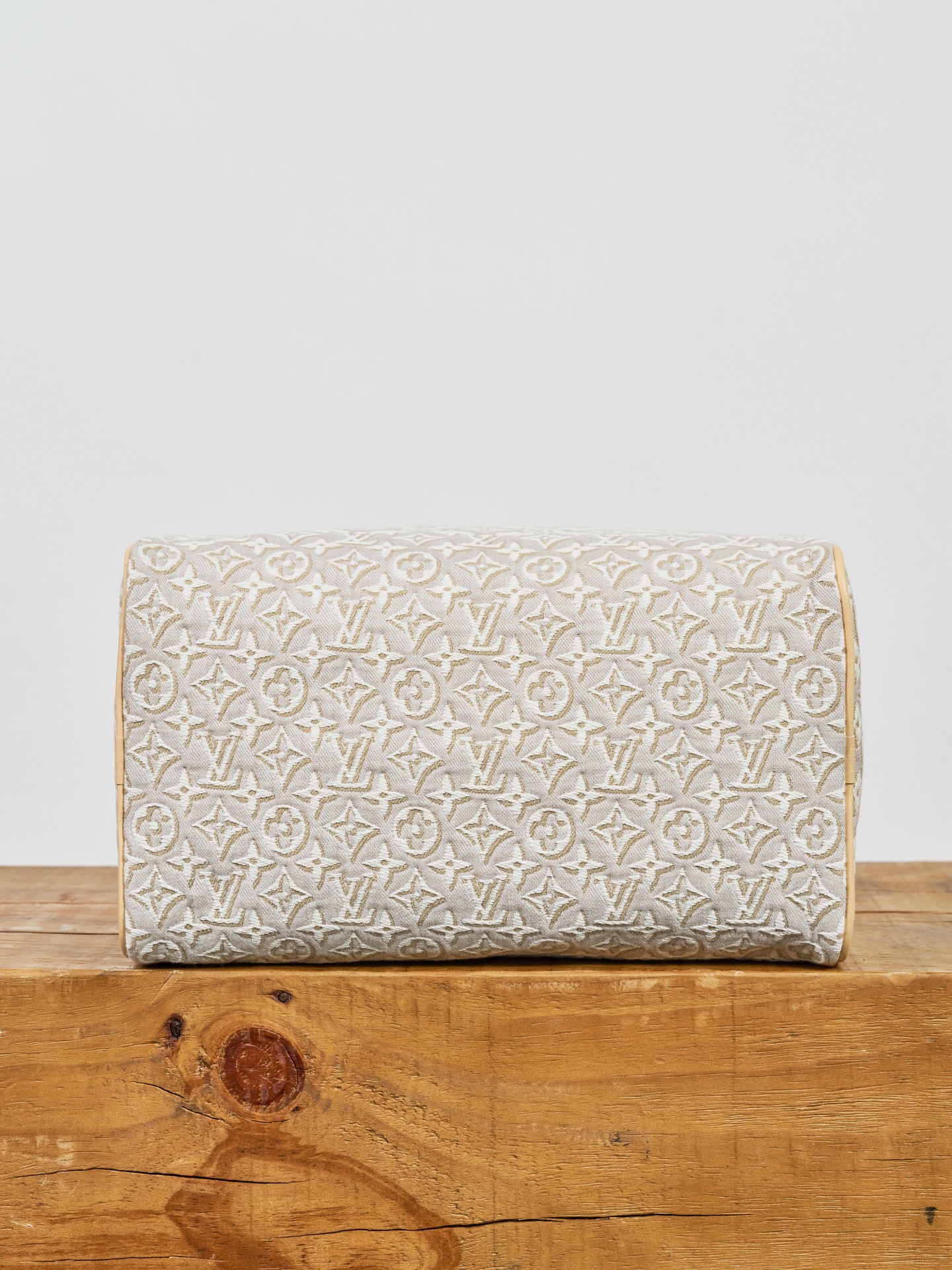 Louis Vuitton Sedy Soft 30 Handbag - Image 6