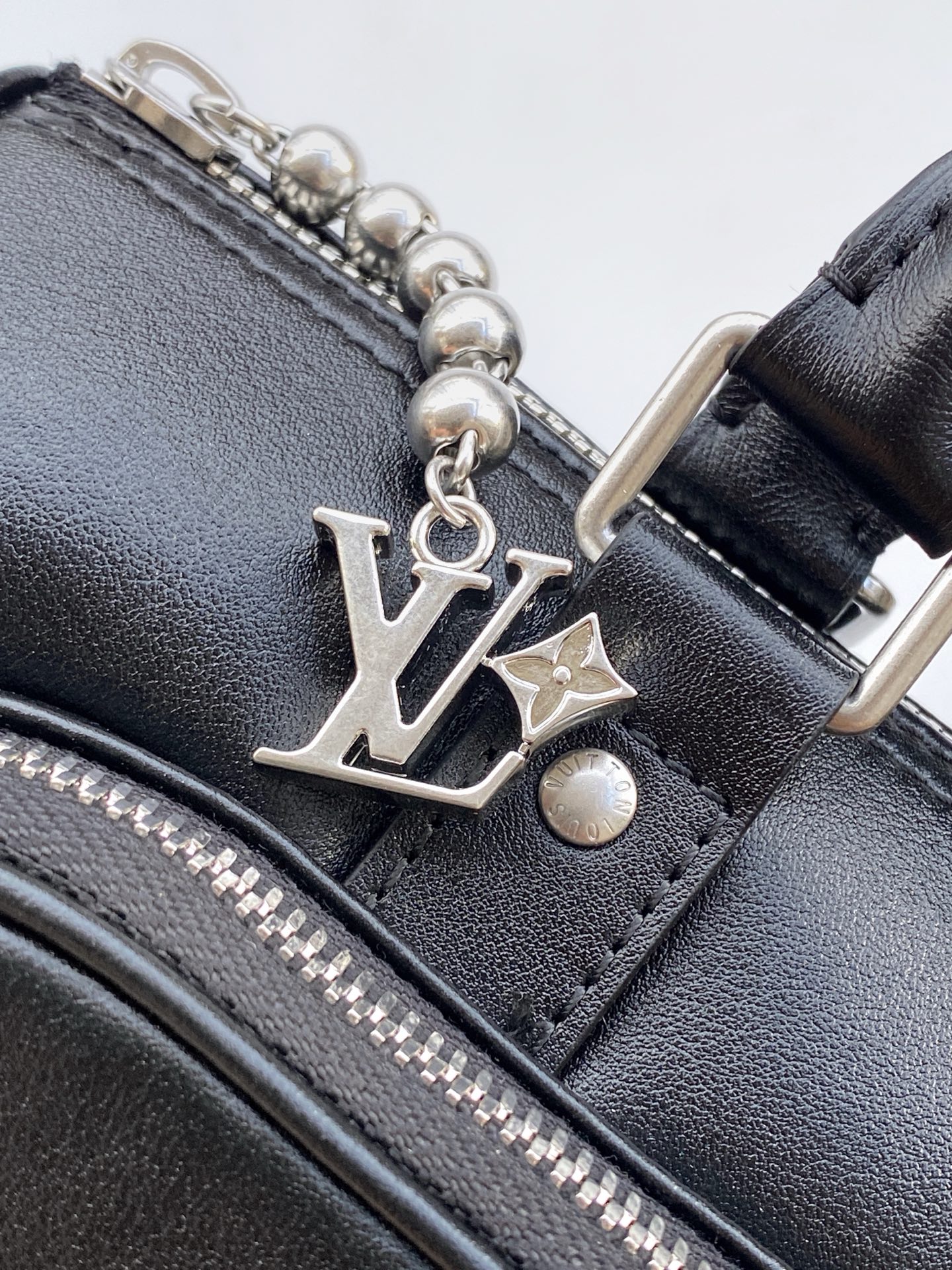 Louis Vuitton M13988 Keel Cargo Bandouliere 25 Crossbody Bag - Image 6