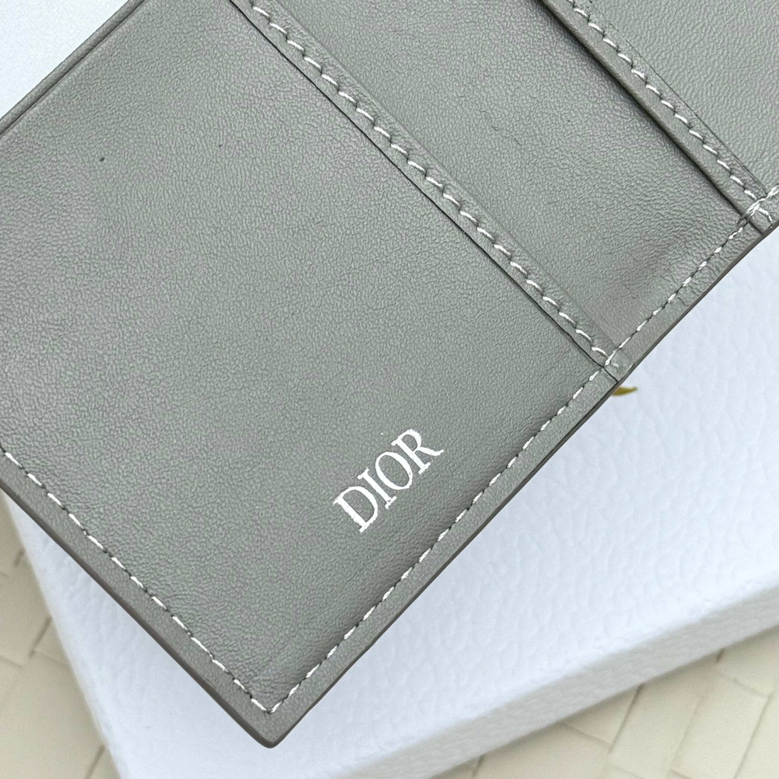 Dior Oblique Bifold Card Holder - Image 6
