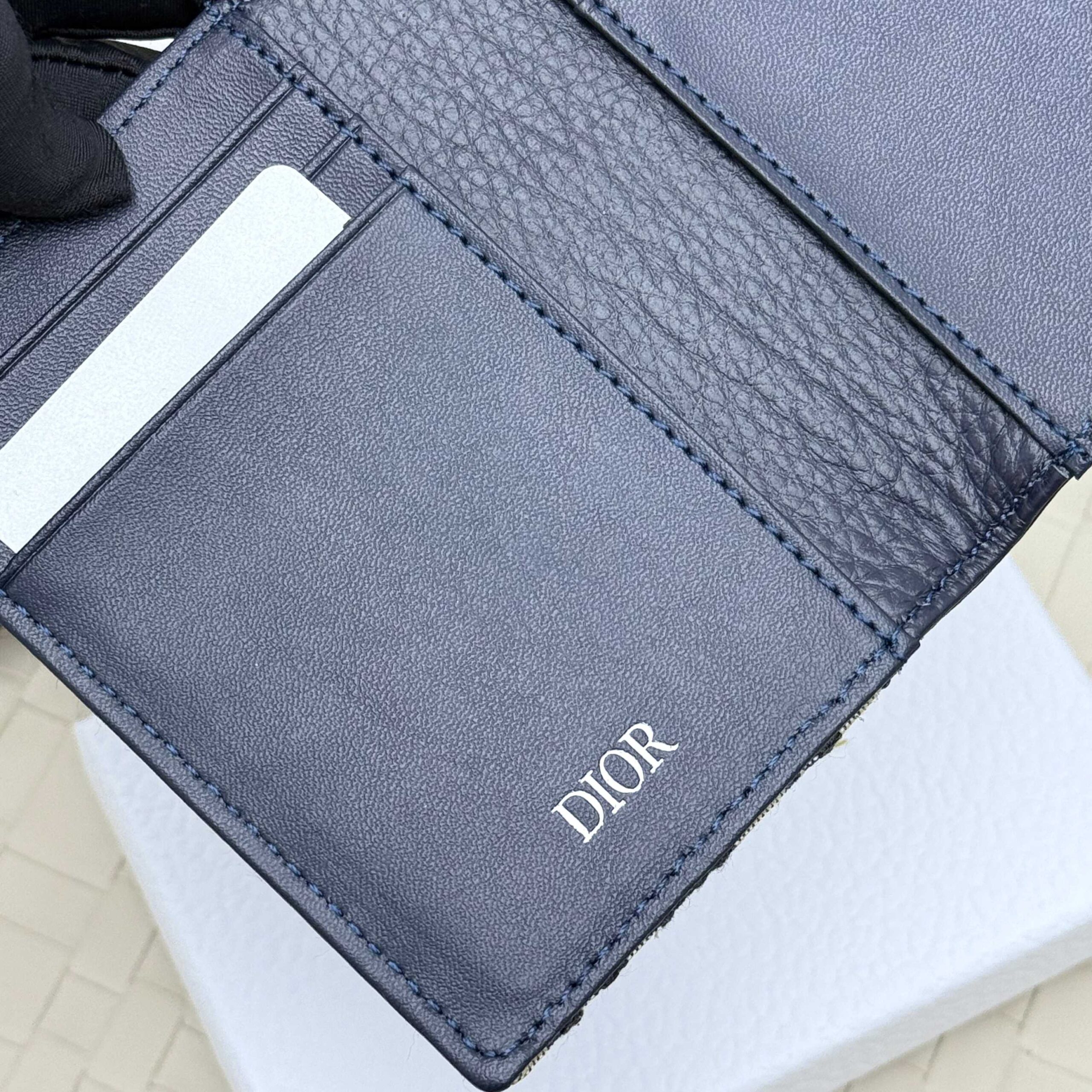 Dior H138 Double-Fold Card Holder - Image 6