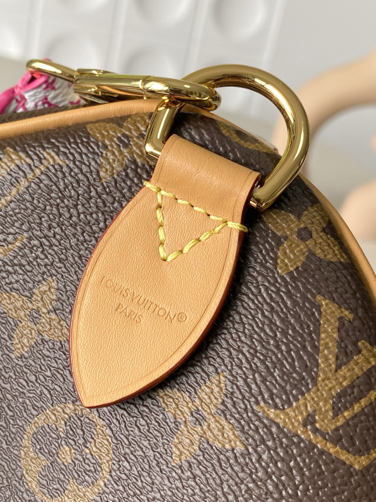 Louis Vuitton Sedy Soft 30 Handbag - Image 6