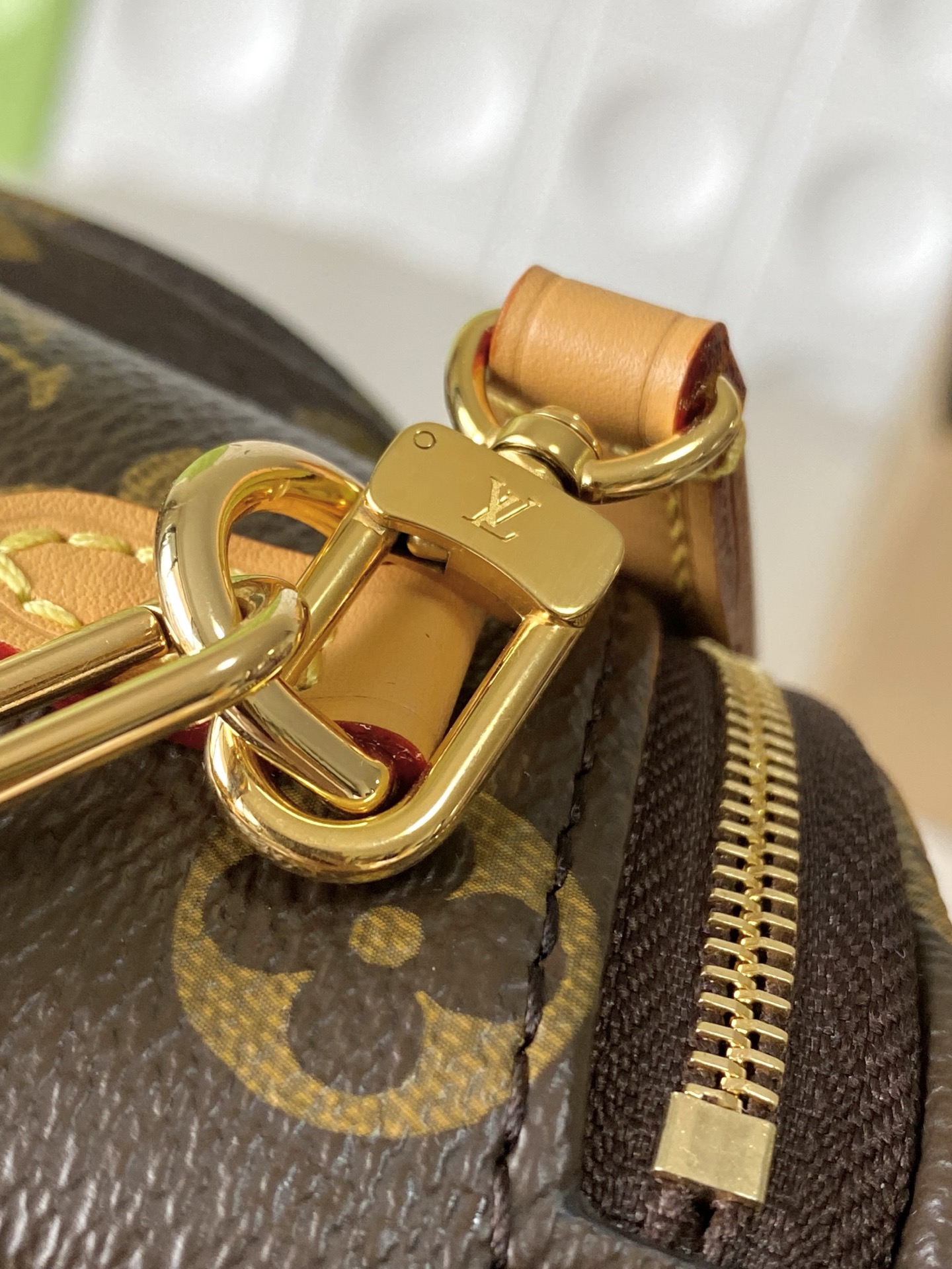 Louis Vuitton Mini Bumbag M82335 - Image 6