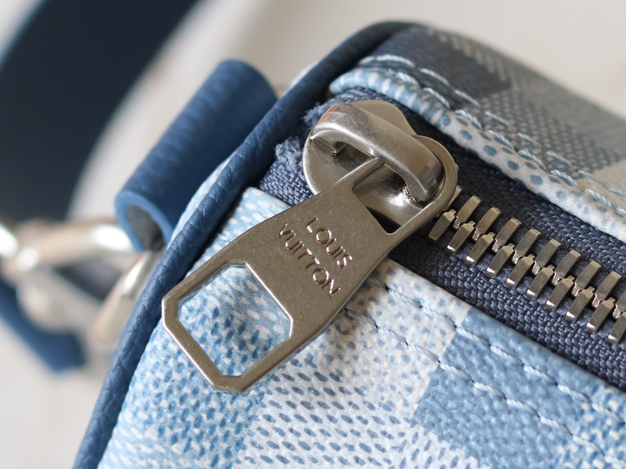 Louis Vuitton Keepall Bandoulière 25 Damoflage Canvas Bag - Image 6