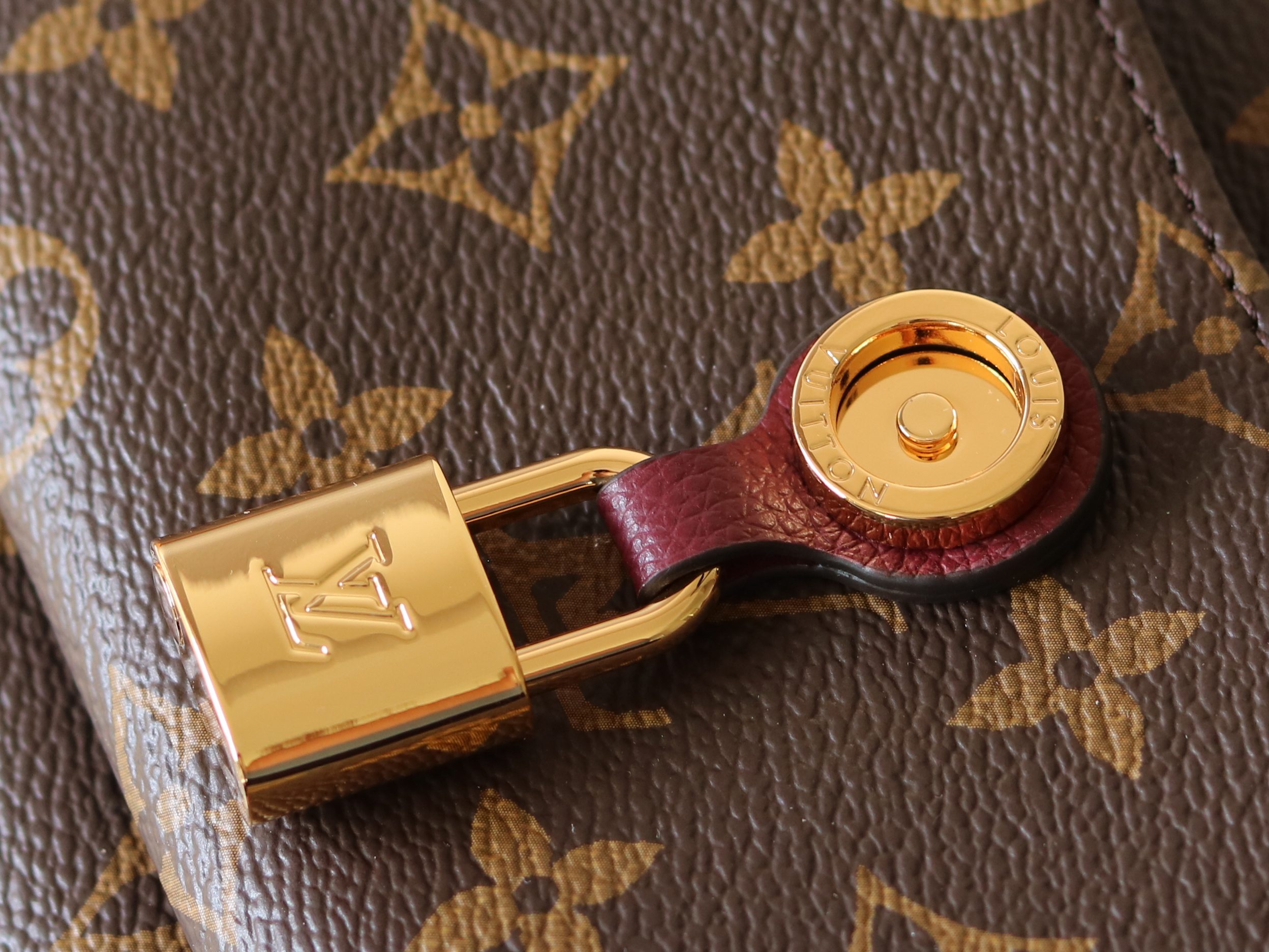 Louis Vuitton Saint Germain BB Handbag - Image 6