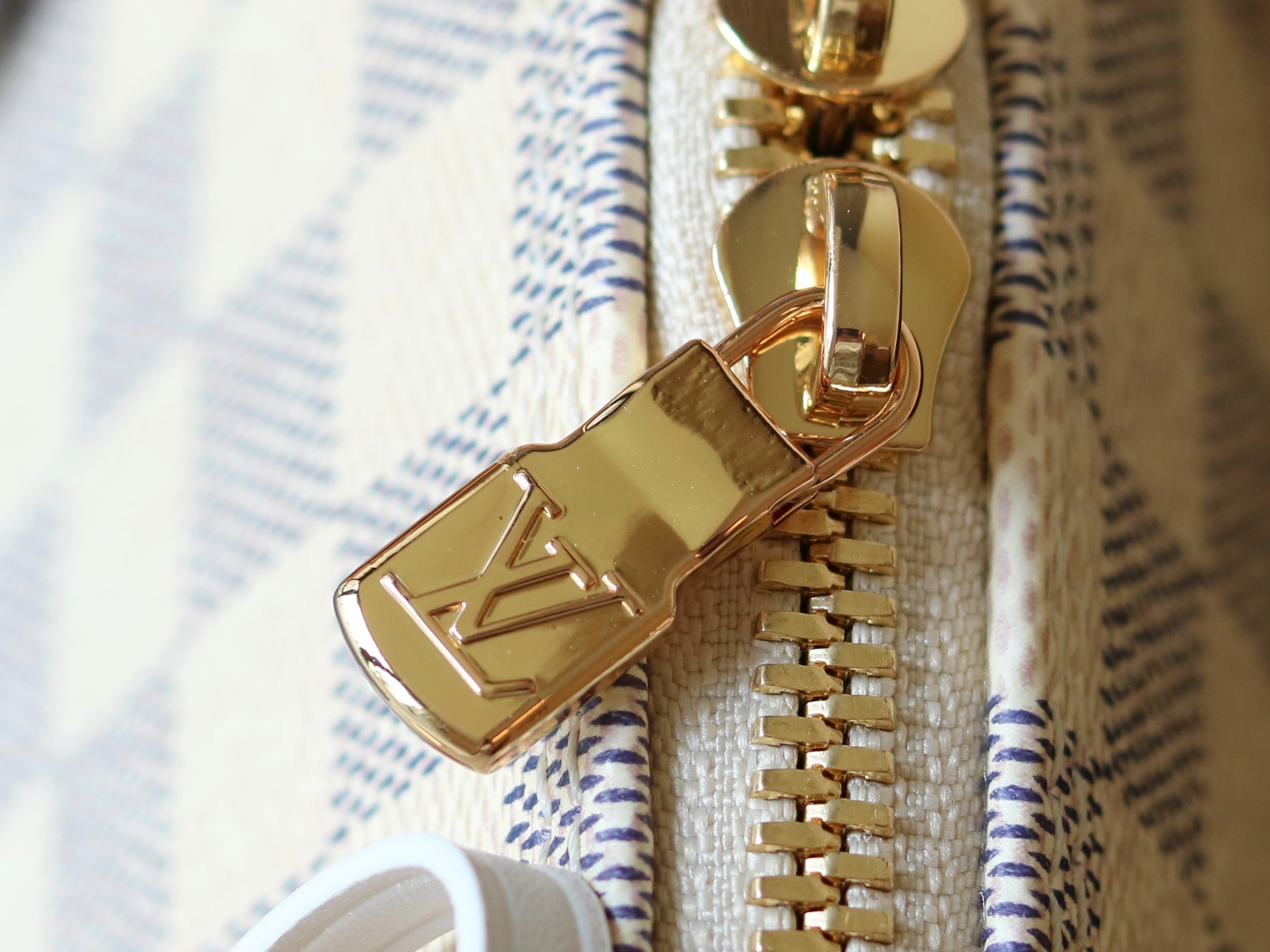 Louis Vuitton Alma BB Handbag in Damier Azur Canvas - Image 6