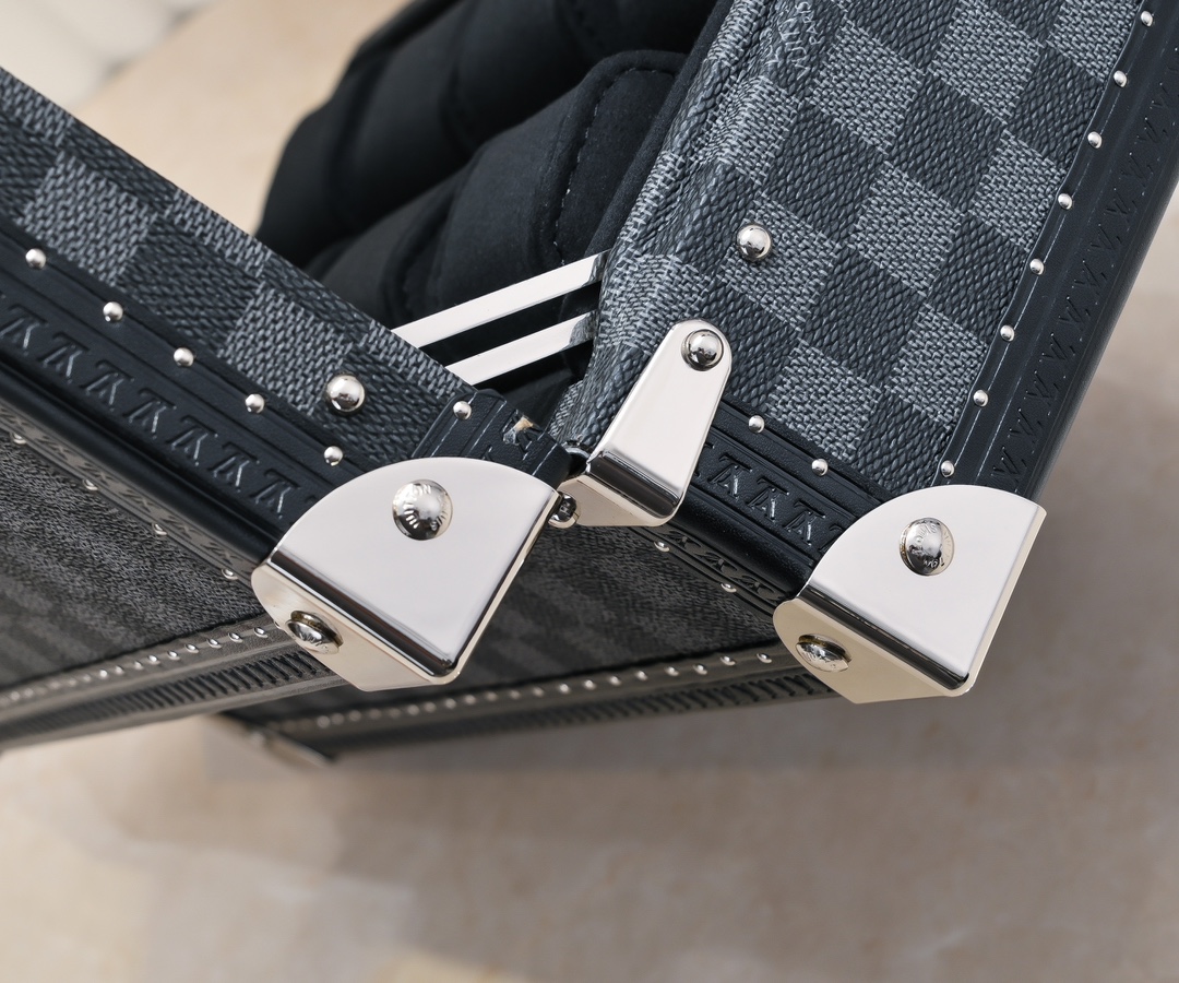 Louis Vuitton Monogram 8-Watch Storage Case - Image 6