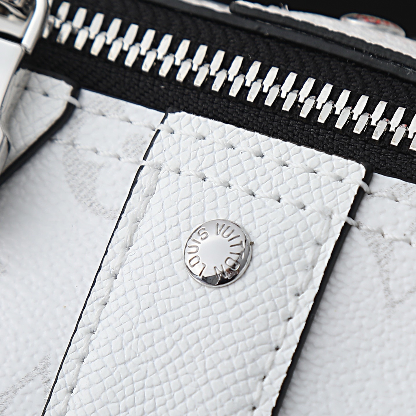 Louis Vuitton City Keepall M27644 Crossbody Bag in White Monogram - Image 6