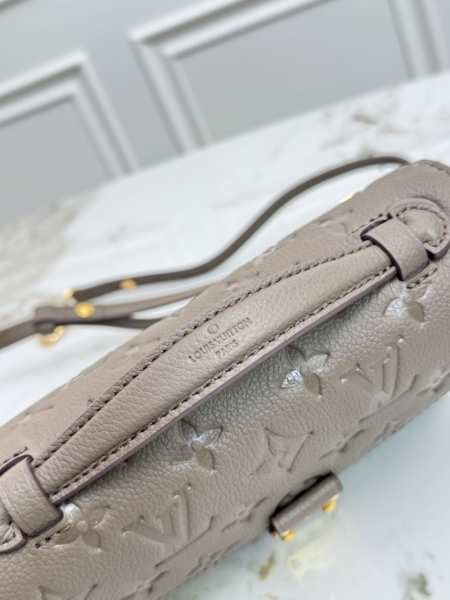 Louis Vuitton Pochette Métis East West Shoulder Bag in Smoke Monogram Empreinte Leather - Image 6