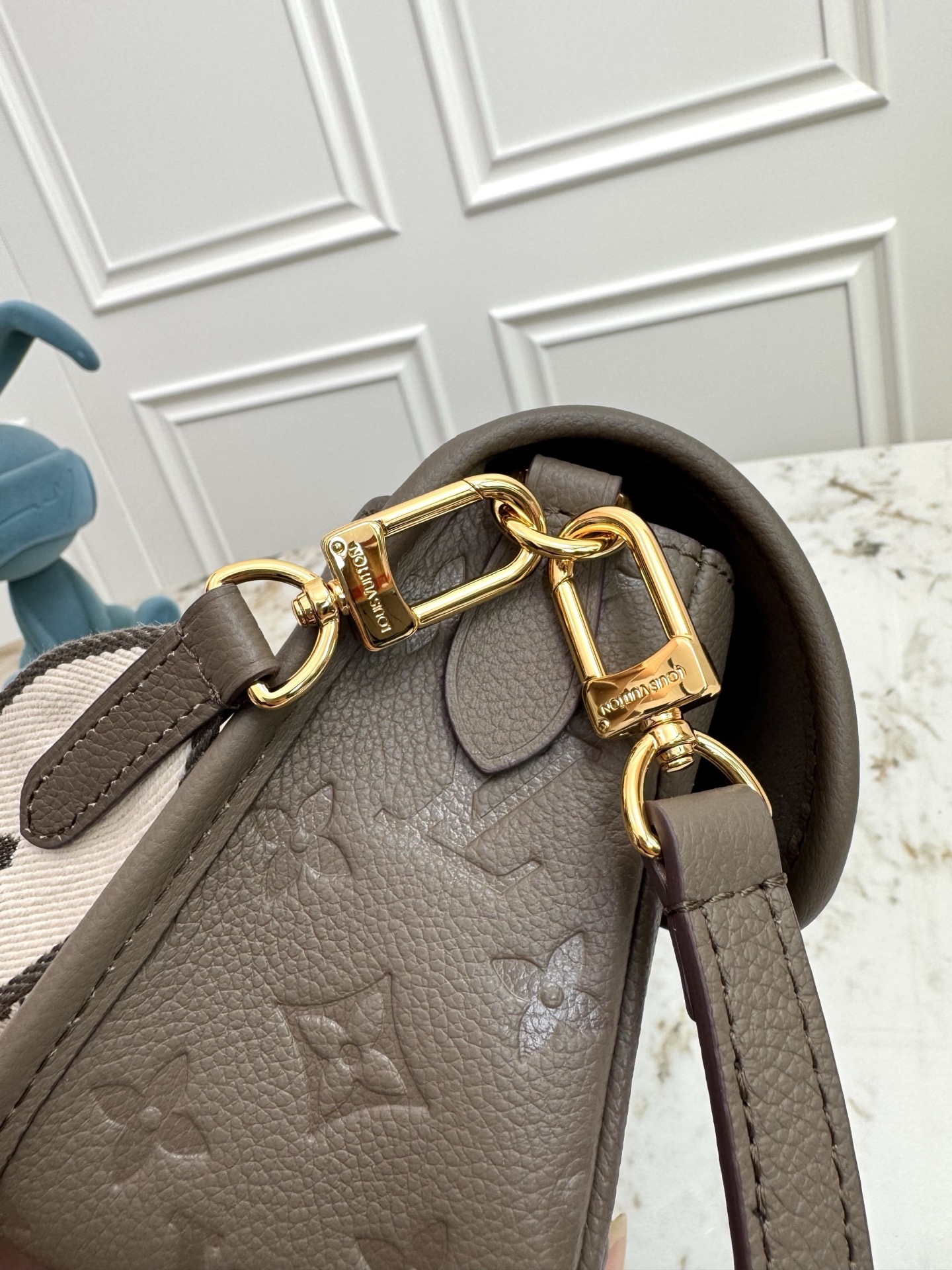 Louis Vuitton Diane Monogram Empreinte Leather Crossbody Bag - Image 6