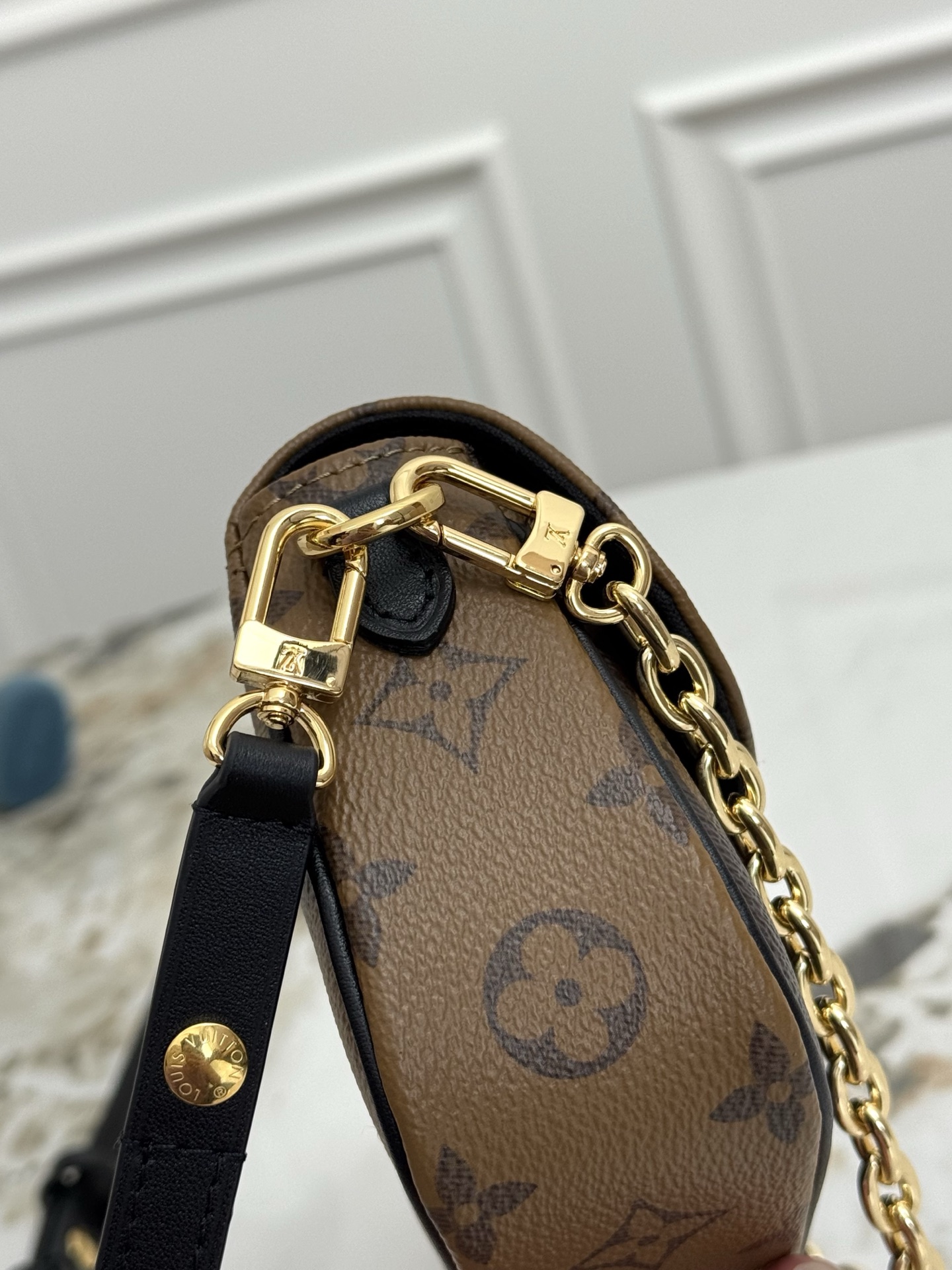 Louis Vuitton Wallet on Chain Ivy in Monogram Empreinte Leather - Image 6