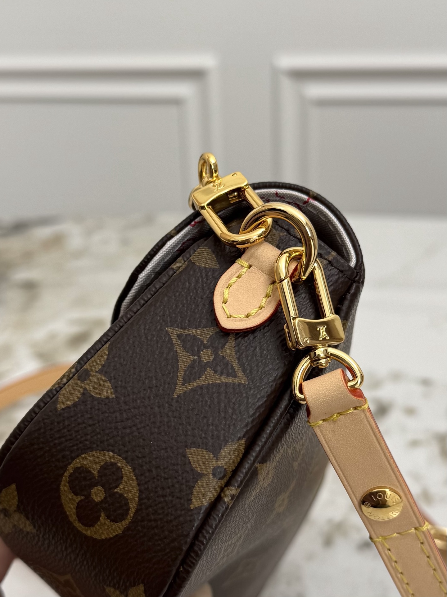 Louis Vuitton Wallet On Chain Ivy Crossbody Bag - Image 6
