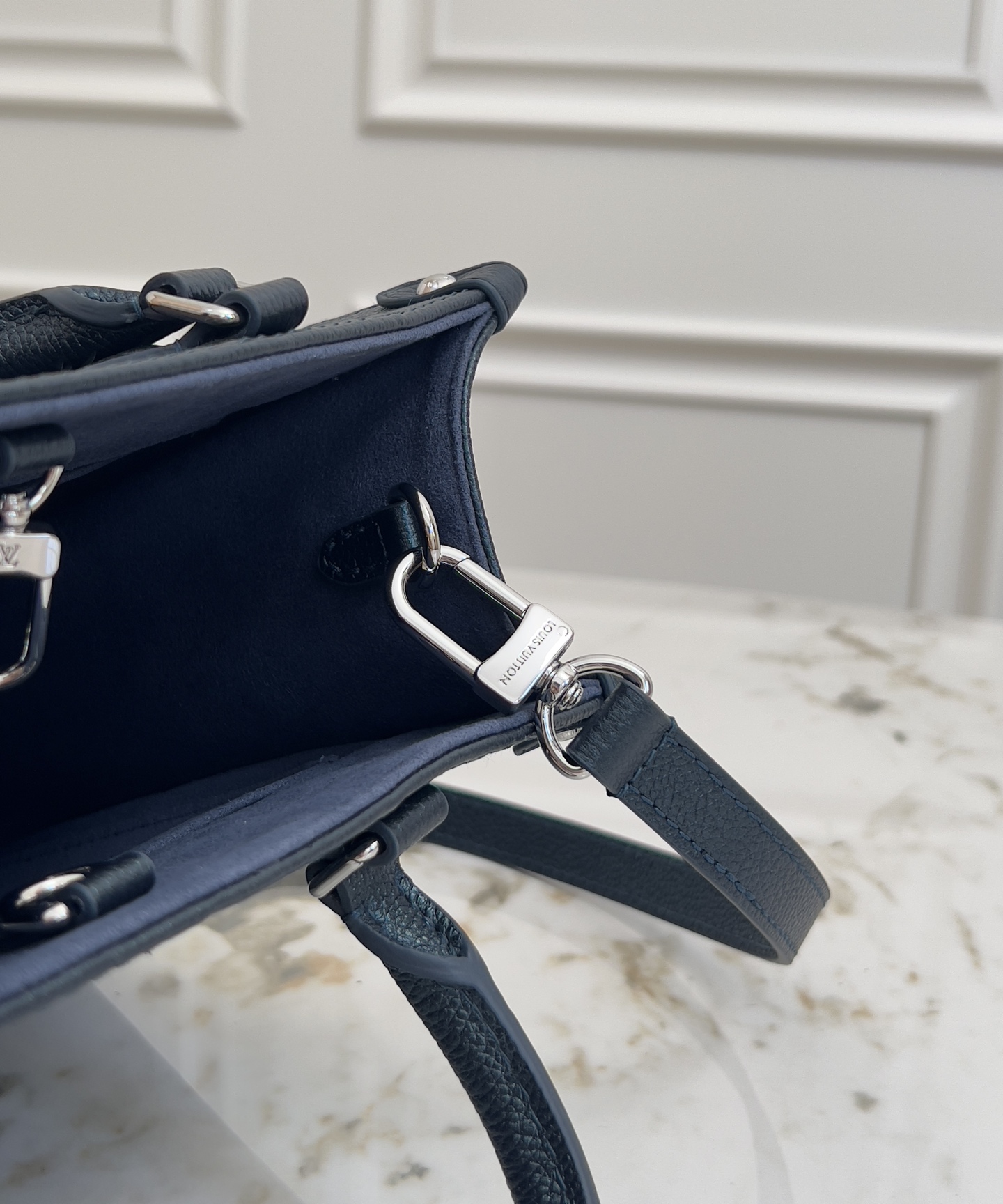 Louis Vuitton OnTheGo Tote in Pearl Blue Embossed Leather - Image 6