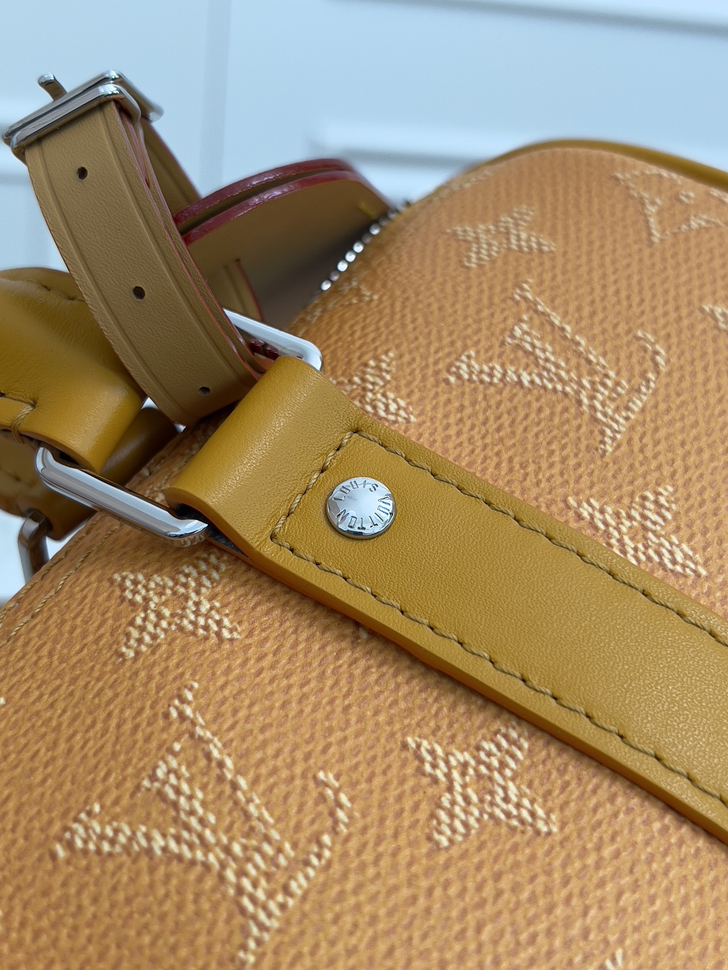 Louis Vuitton Keepall Bandoulière 25 Handbag - Image 6