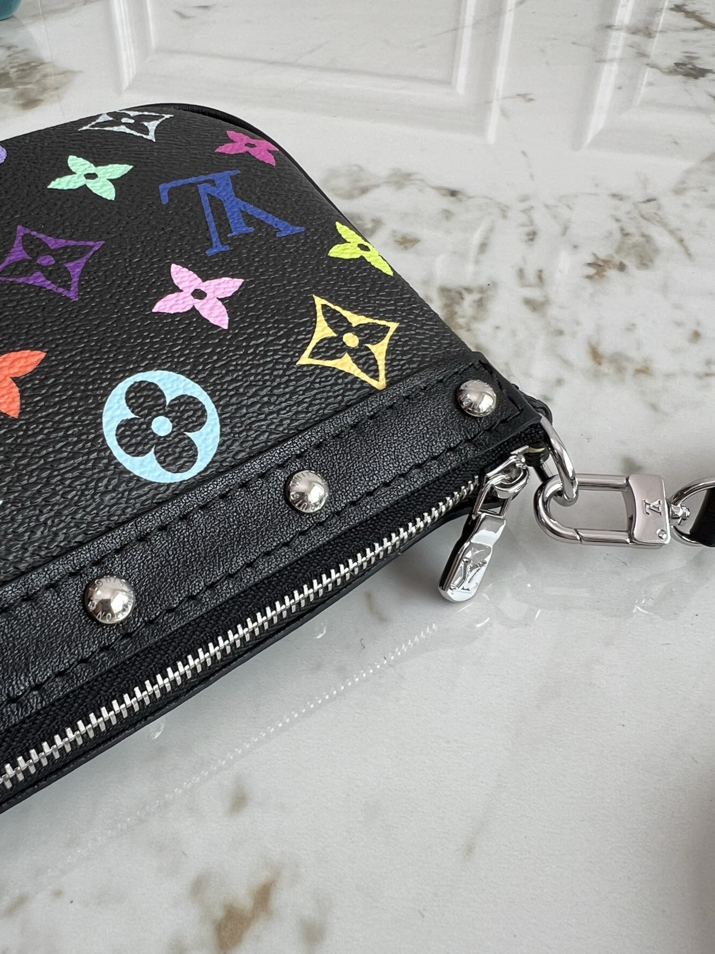 Louis Vuitton Pochette Accessoires Monogram Panda Reissue - Image 6