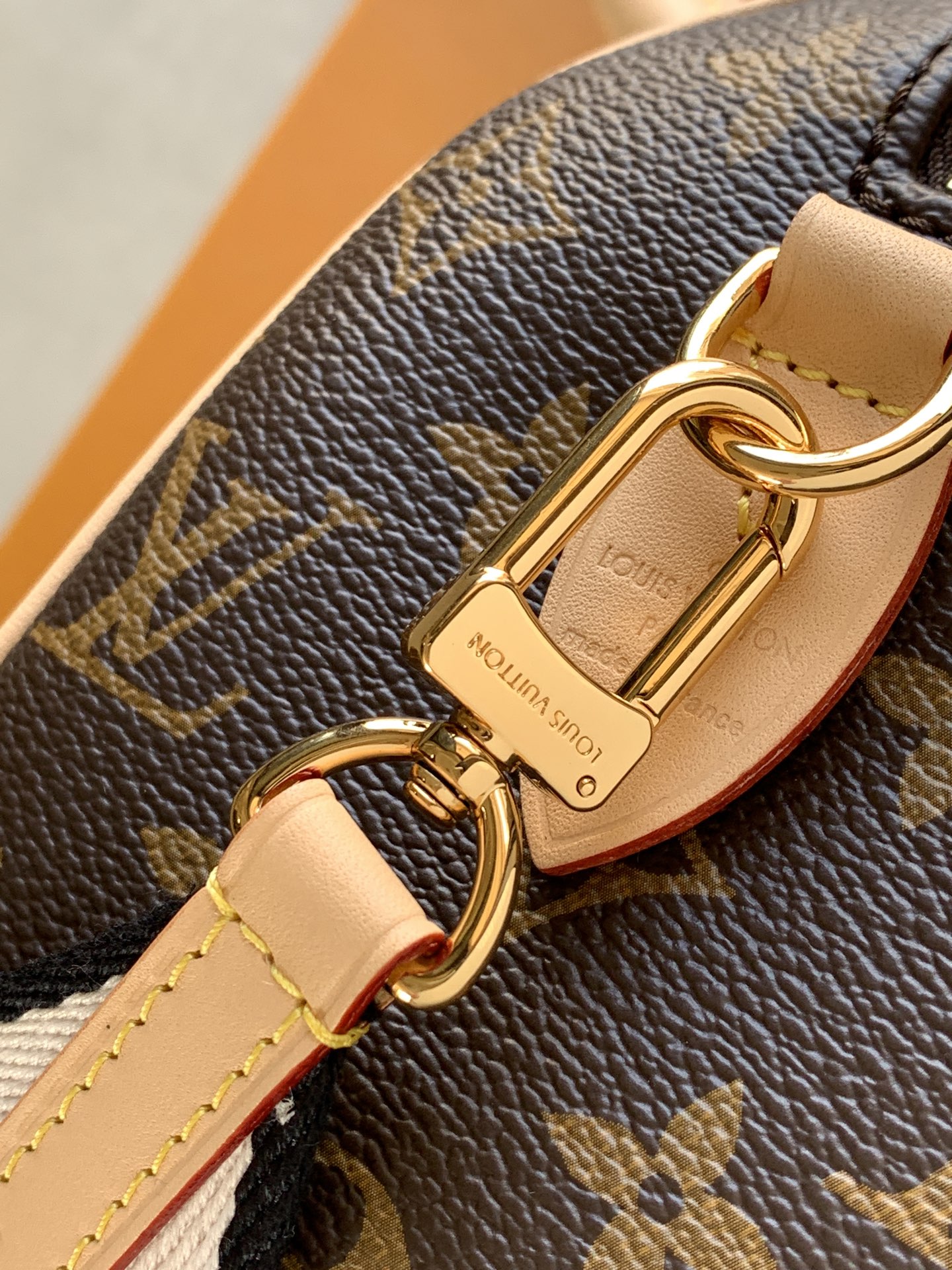 Louis Vuitton Speedy Bandoulière 20 Monogram Crossbody Bag - Image 6
