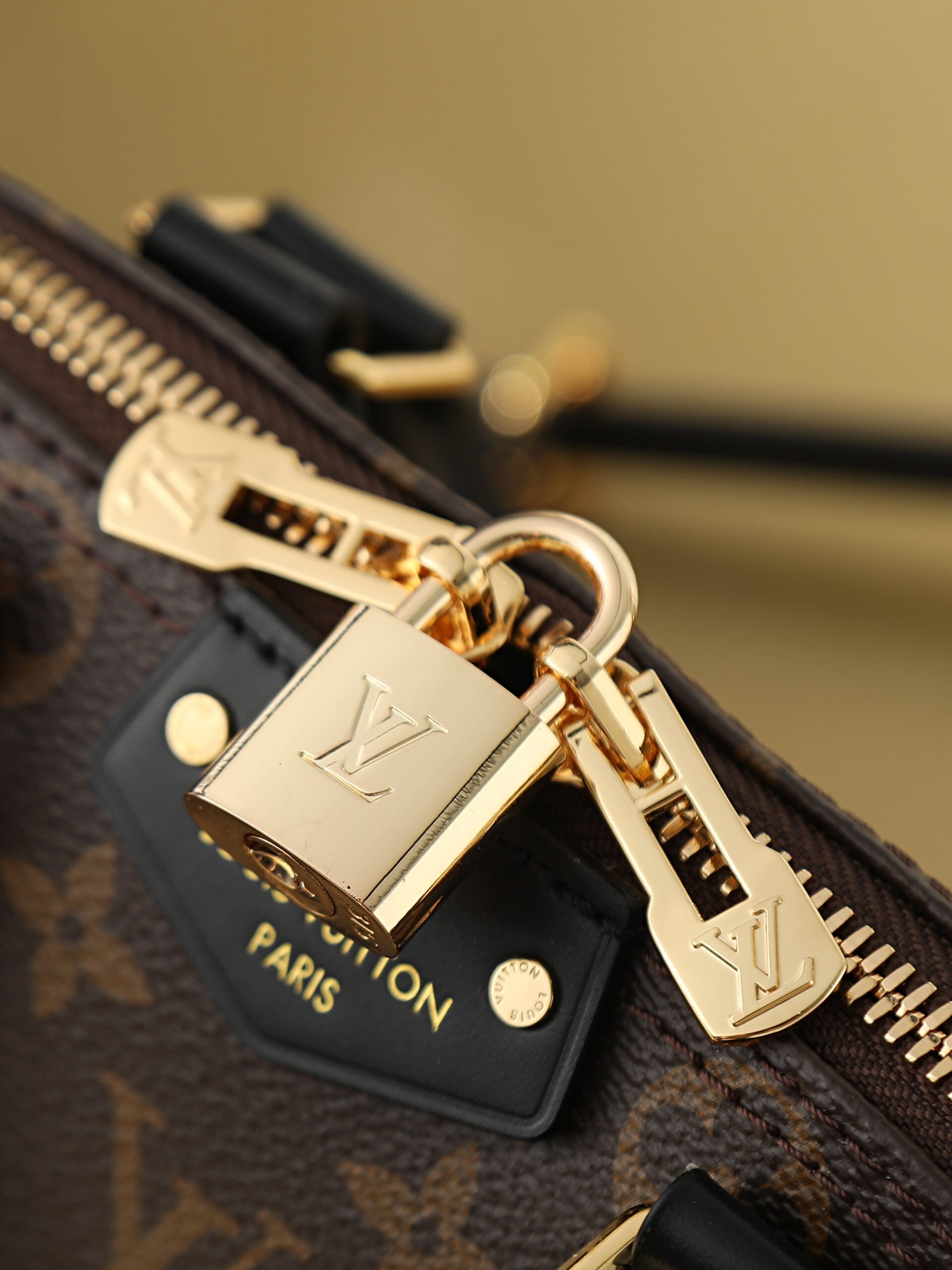 Louis Vuitton Alma BB Monogram Canvas Handbag - Image 6
