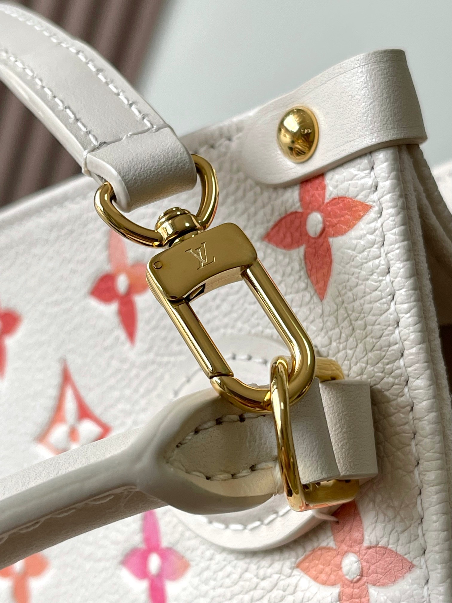 Louis Vuitton OnTheGo BB Handbag M47115 - Image 6
