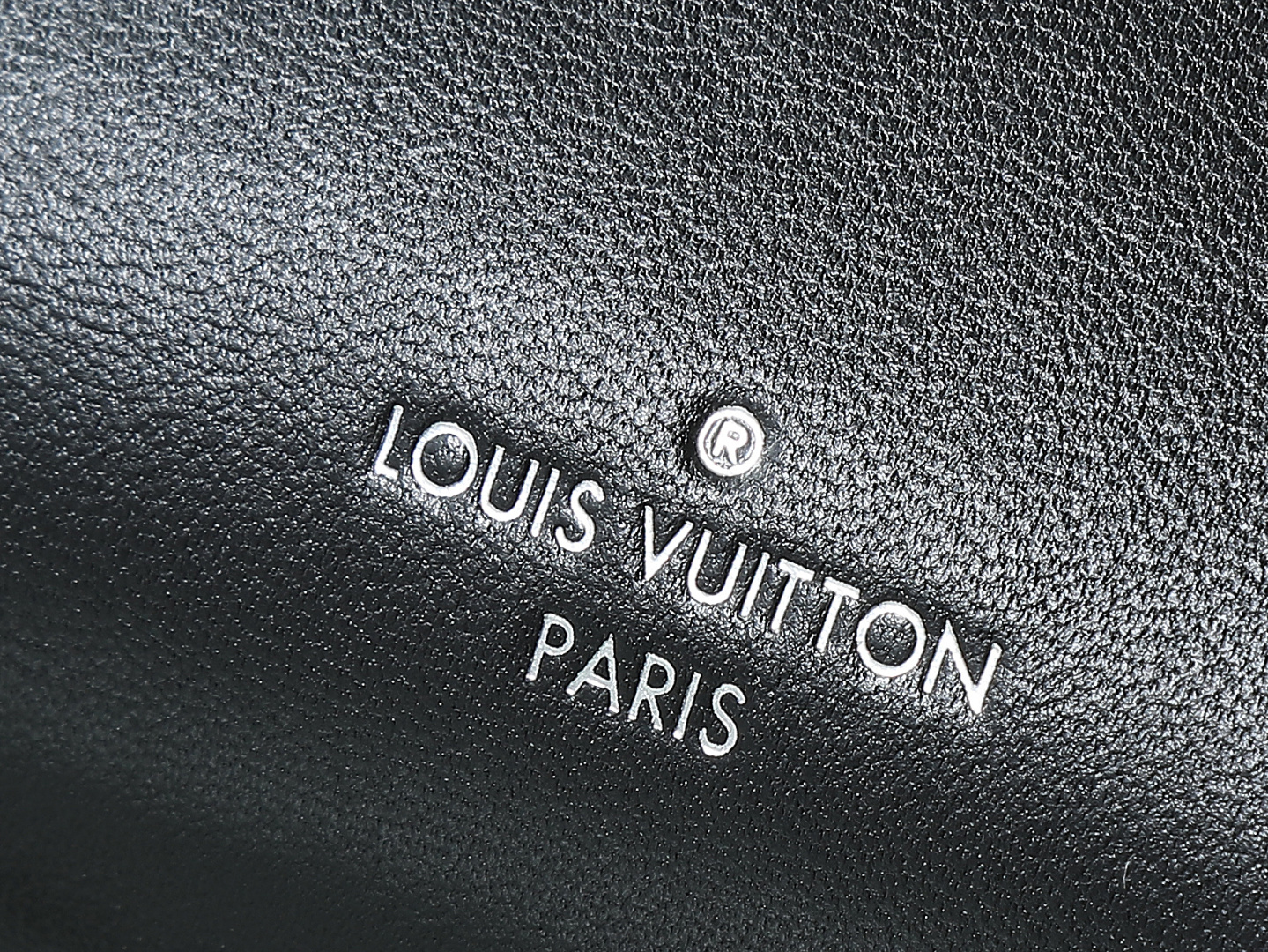 Louis Vuitton Side Trunk Vibe Leather Chain Bag M15195 - Image 6