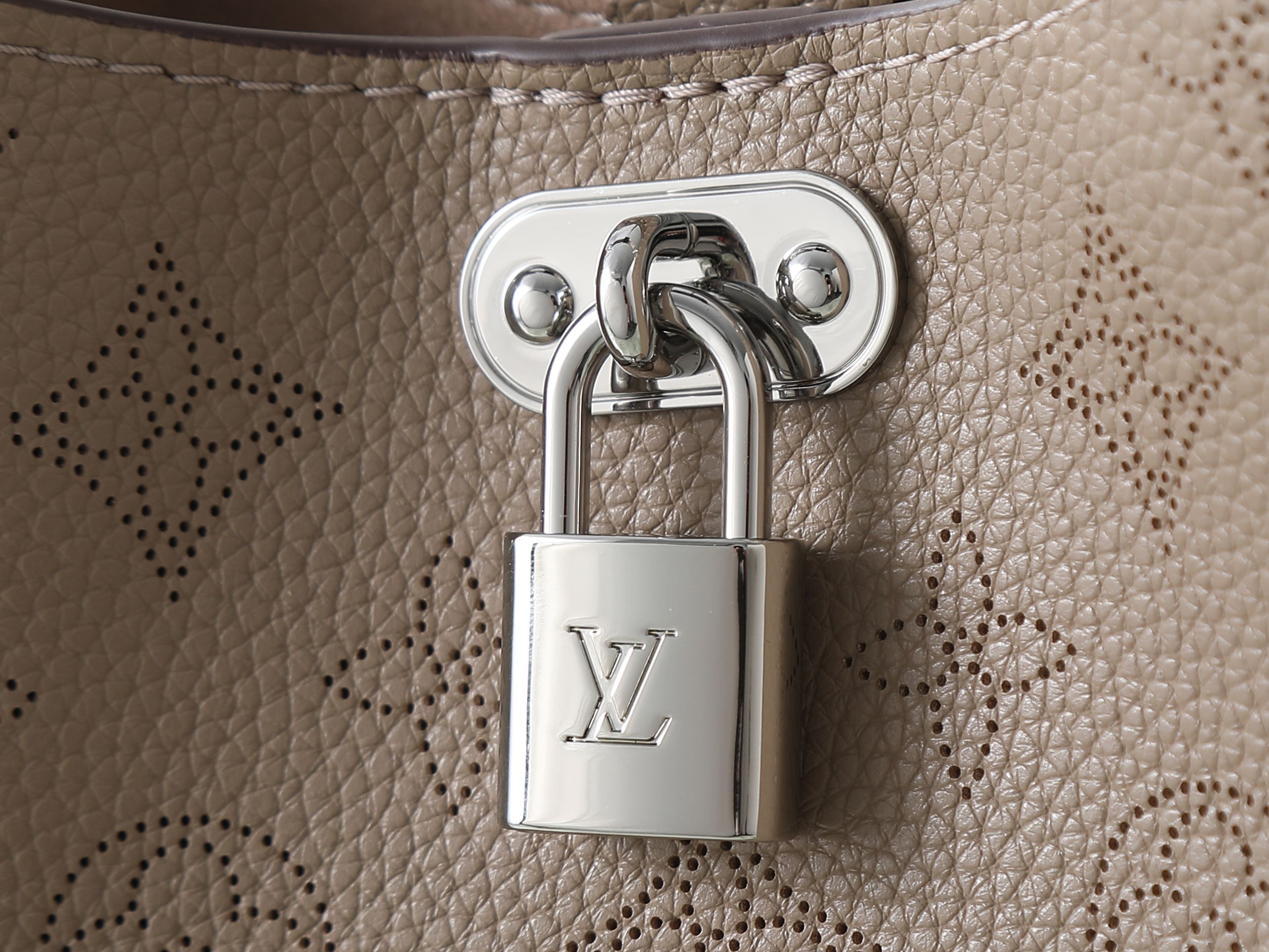 Louis Vuitton Mahina All Around Small Crossbody Bag - Image 6