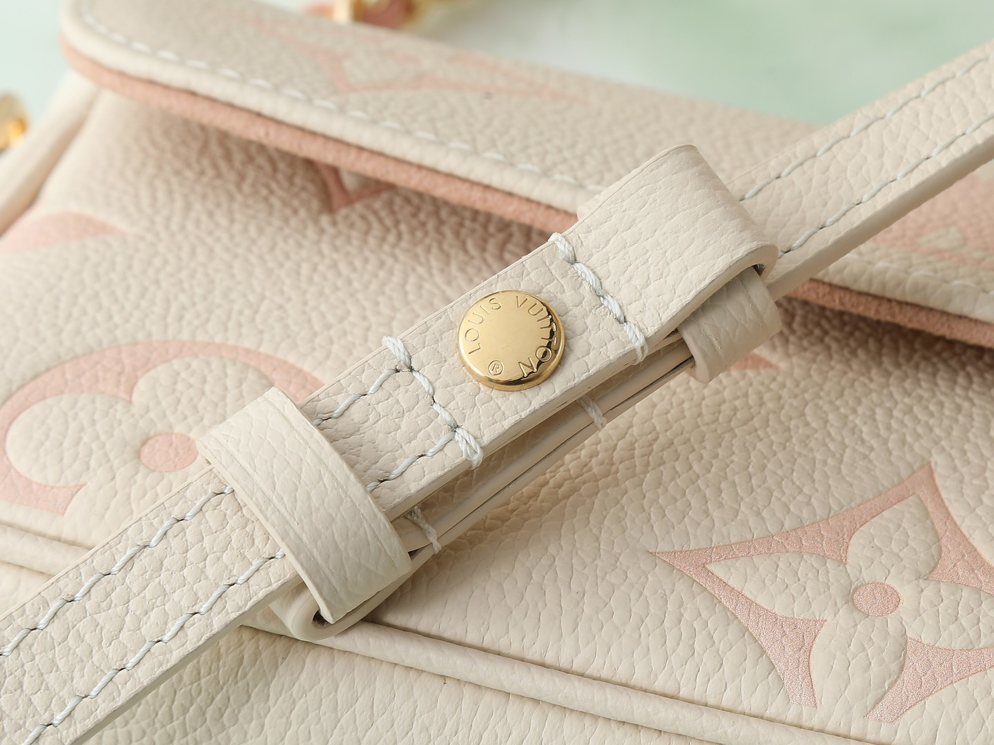 Louis Vuitton Wallet On Chain Ivy Monogram Canvas Chain Bag - Image 6