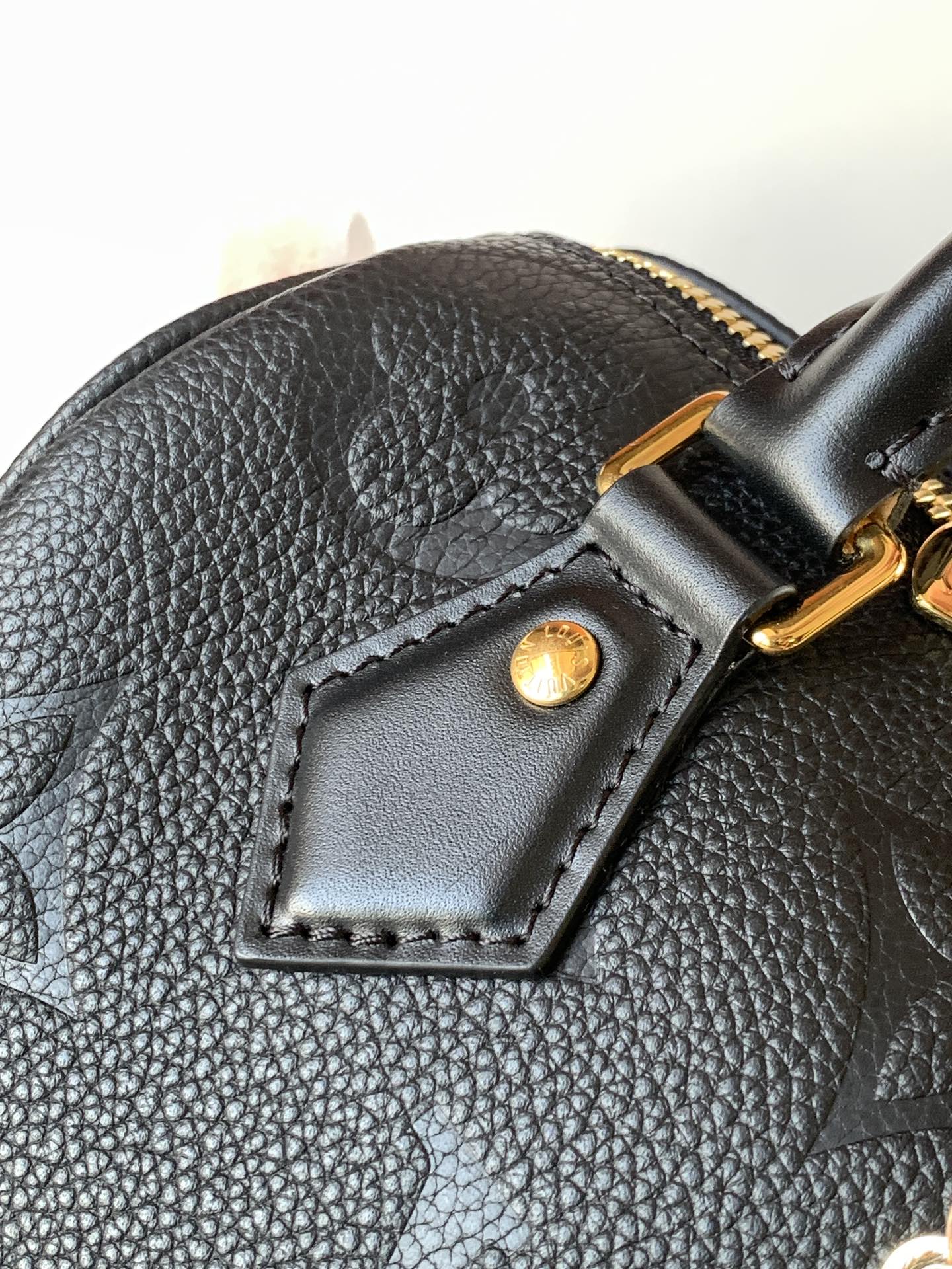 Louis Vuitton Speedy Bandoulière 20 Crossbody Bag - Image 6
