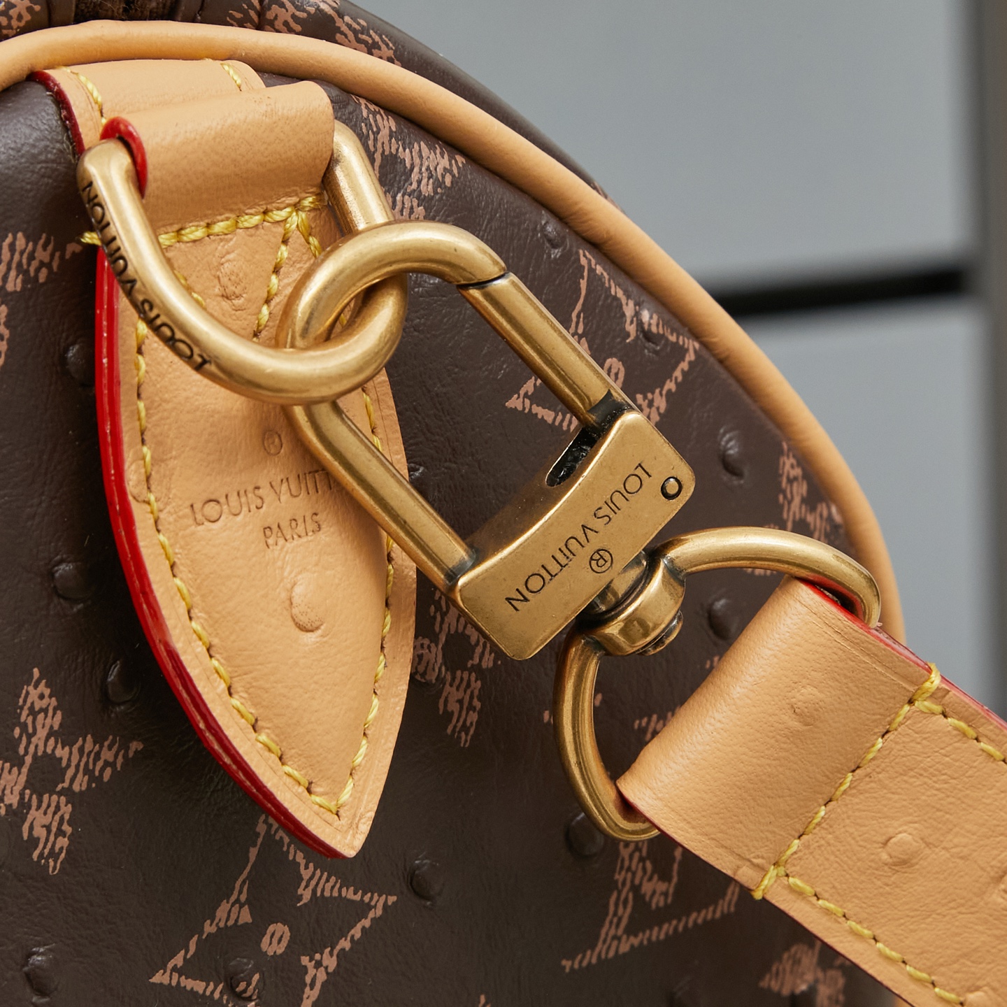 Louis Vuitton Speedy Bandouliere 30 Monogram Leather Crossbody Bag - Image 6